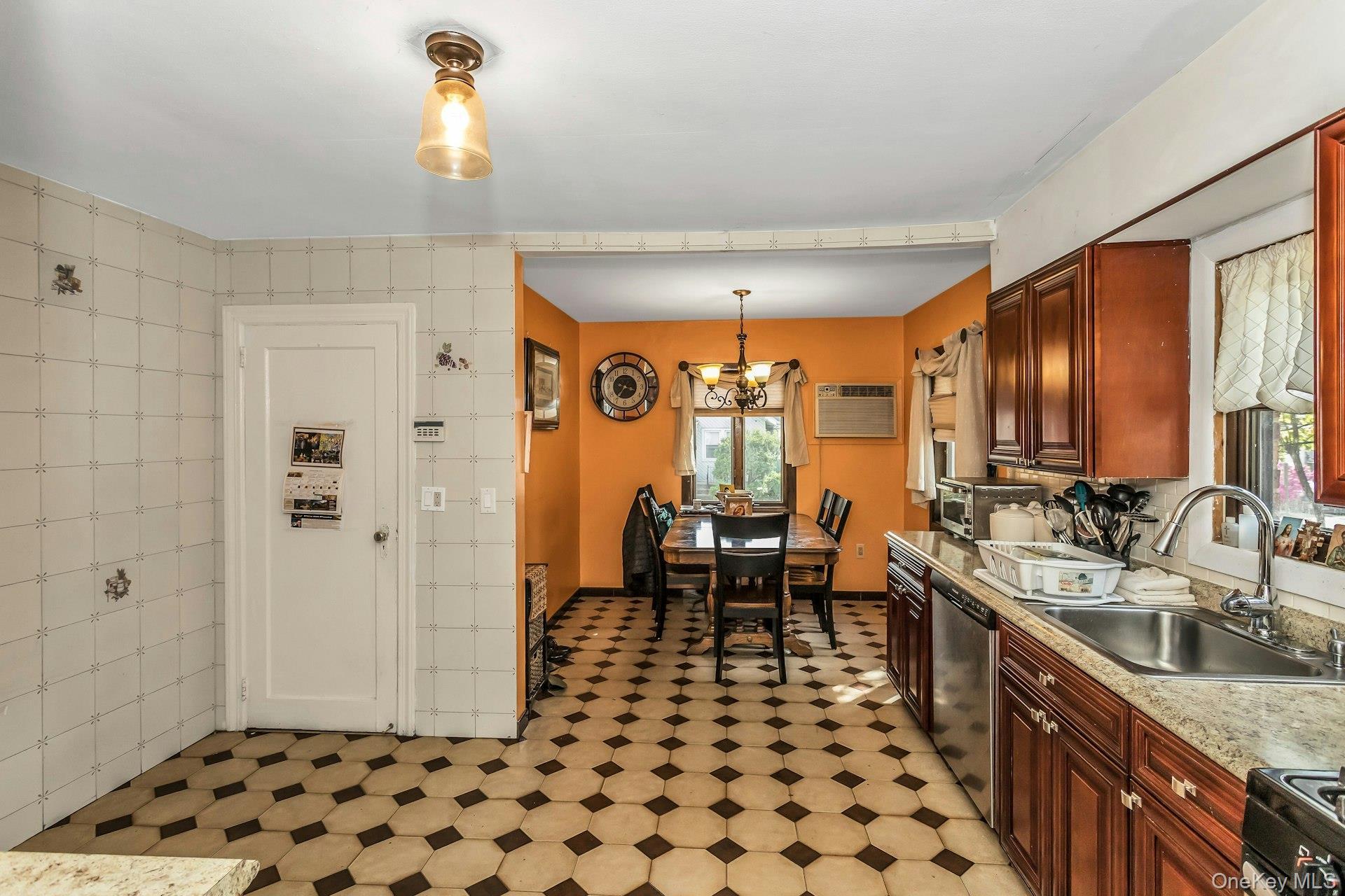 Single Family Cleveland  Nassau County, NY 11580, MLS-935974-5