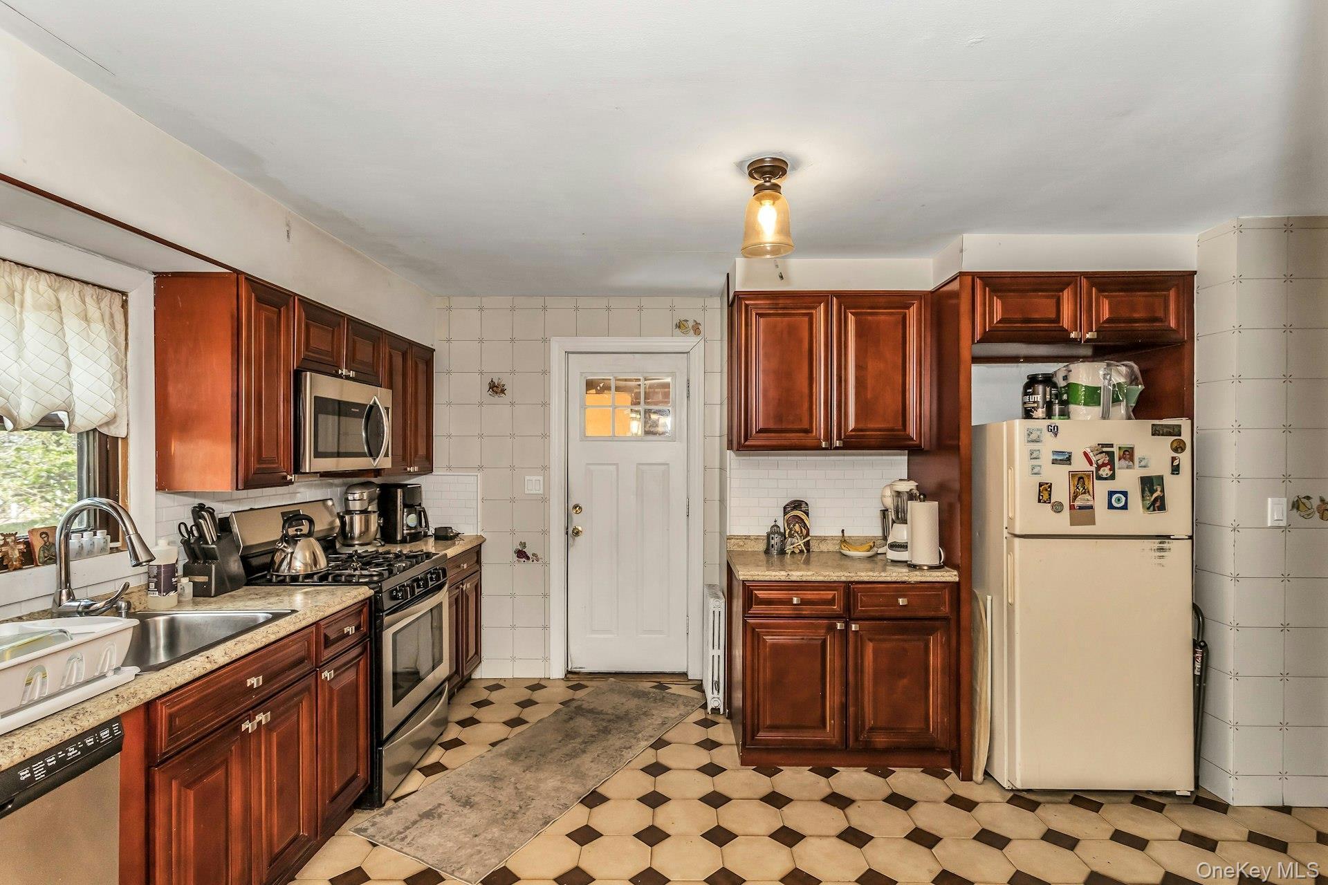 Single Family Cleveland  Nassau County, NY 11580, MLS-935974-7