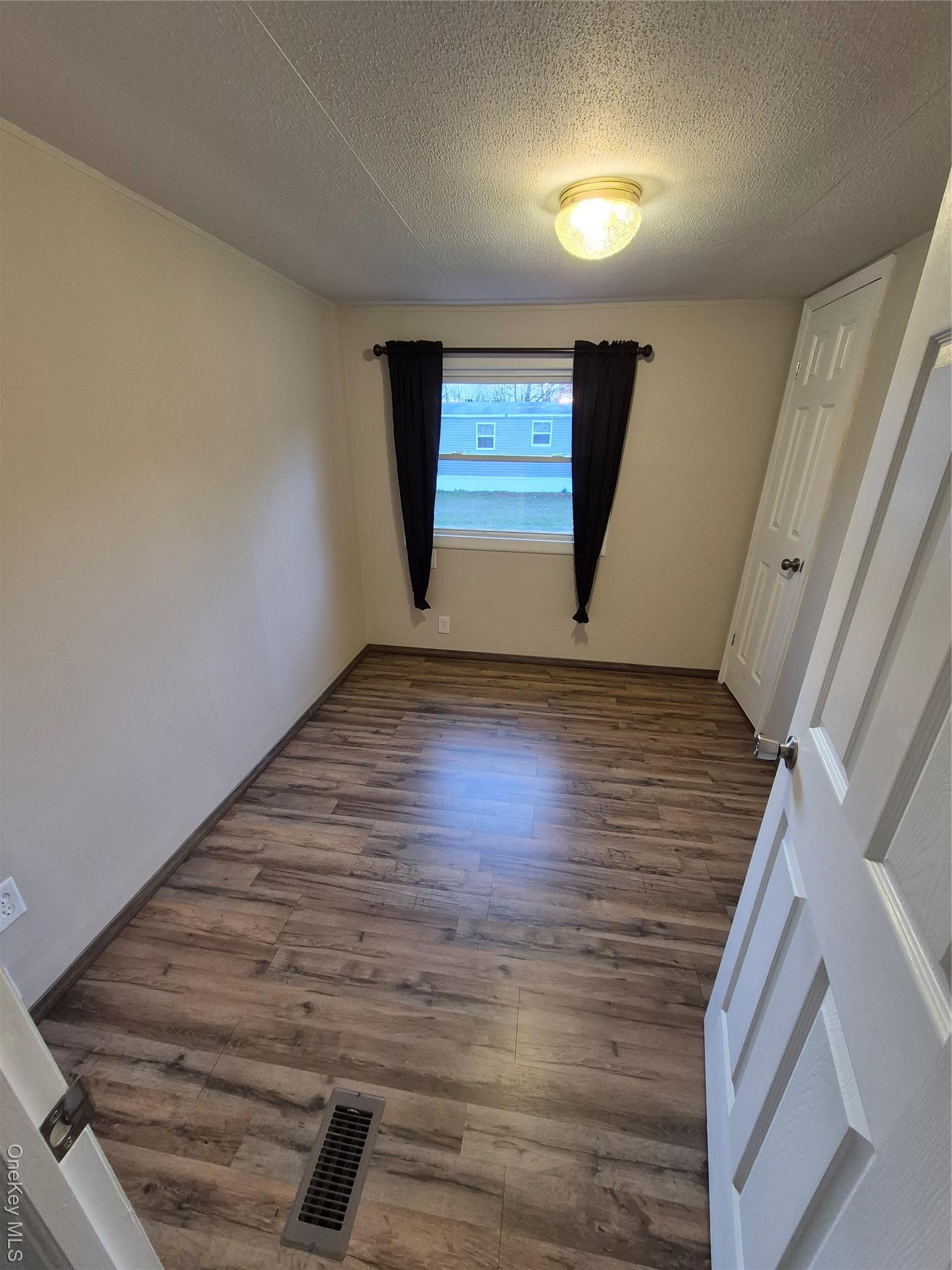 Single Family Mettacahonts  Ulster County, NY 12404, MLS-935981-22