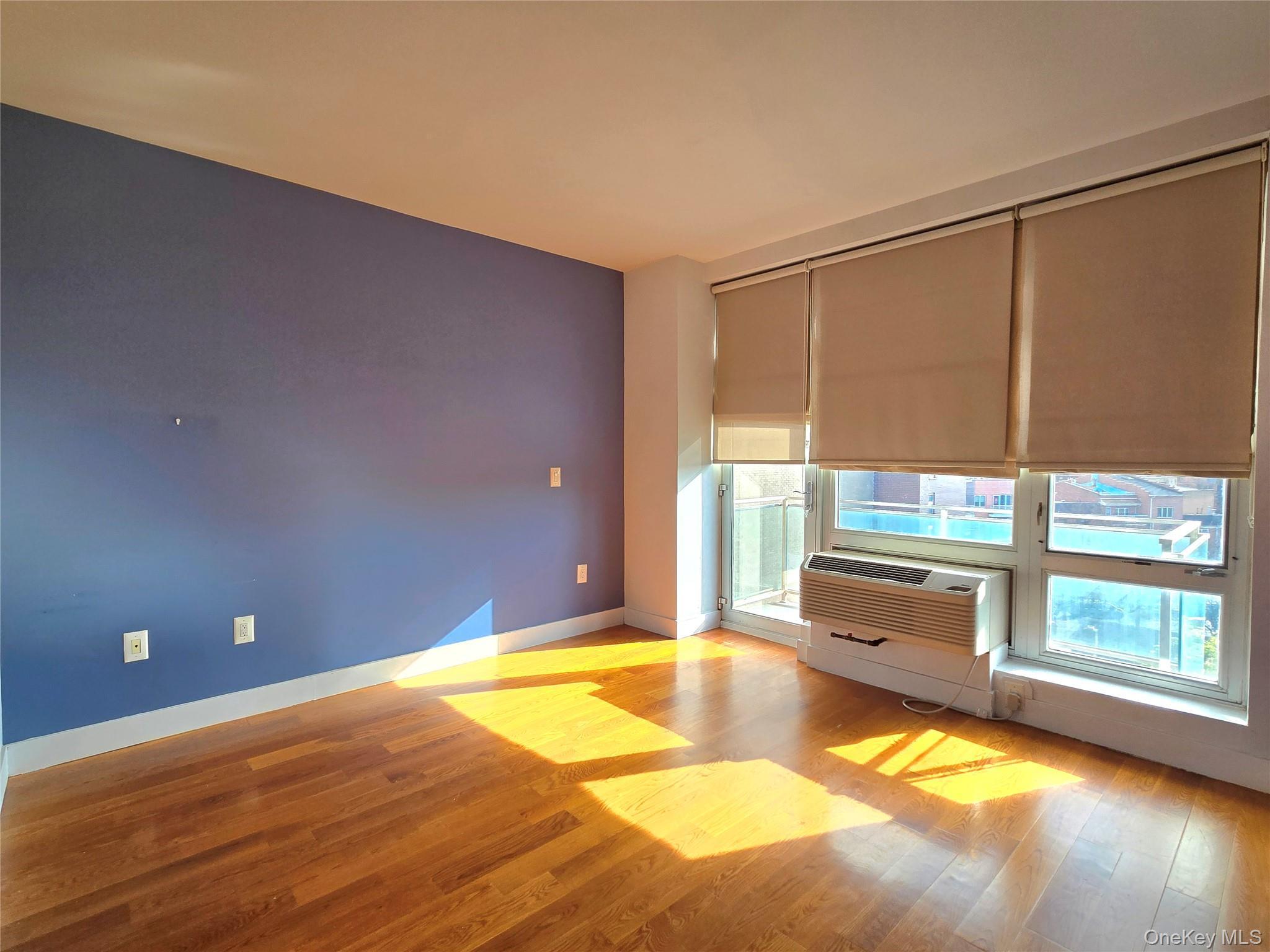 Single Family 32nd Queens, NY 11354, MLS-936018-12