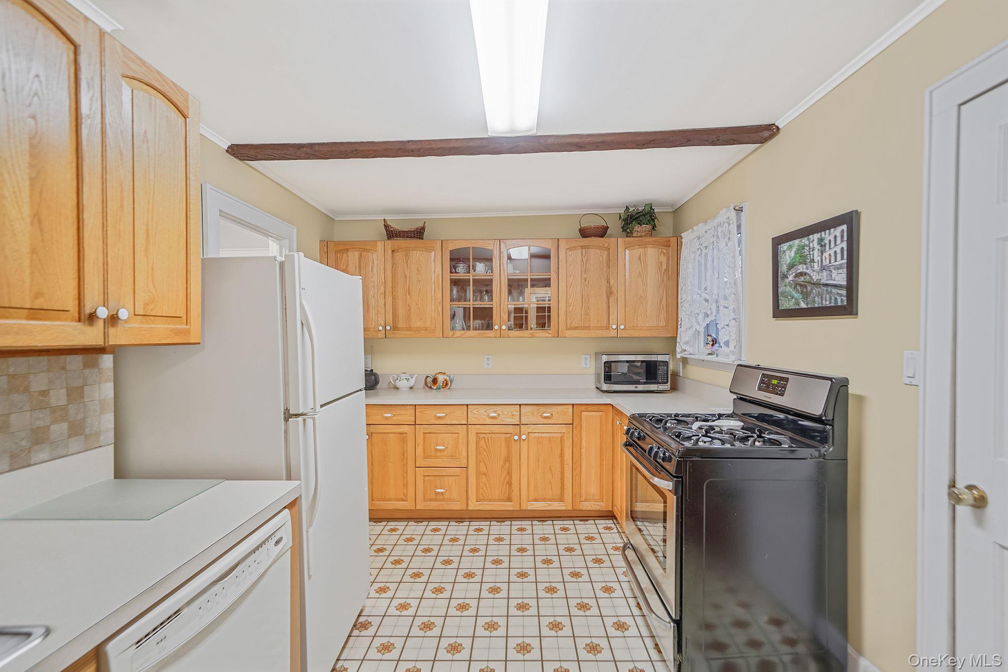 Single Family Harrison Suffolk County, NY 11721, MLS-936024-21