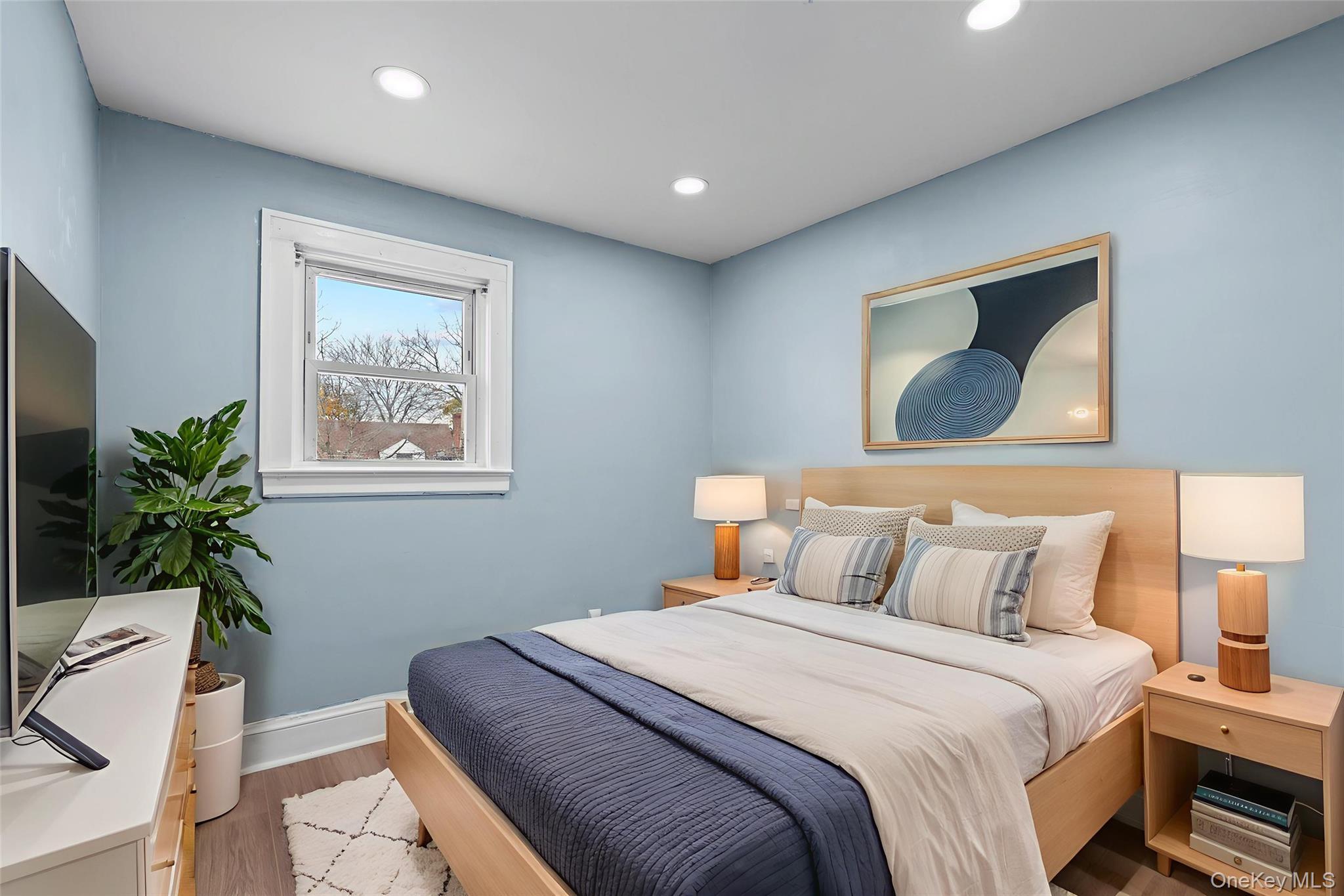 Single Family Cornwall Nassau County, NY 11550, MLS-936103-10