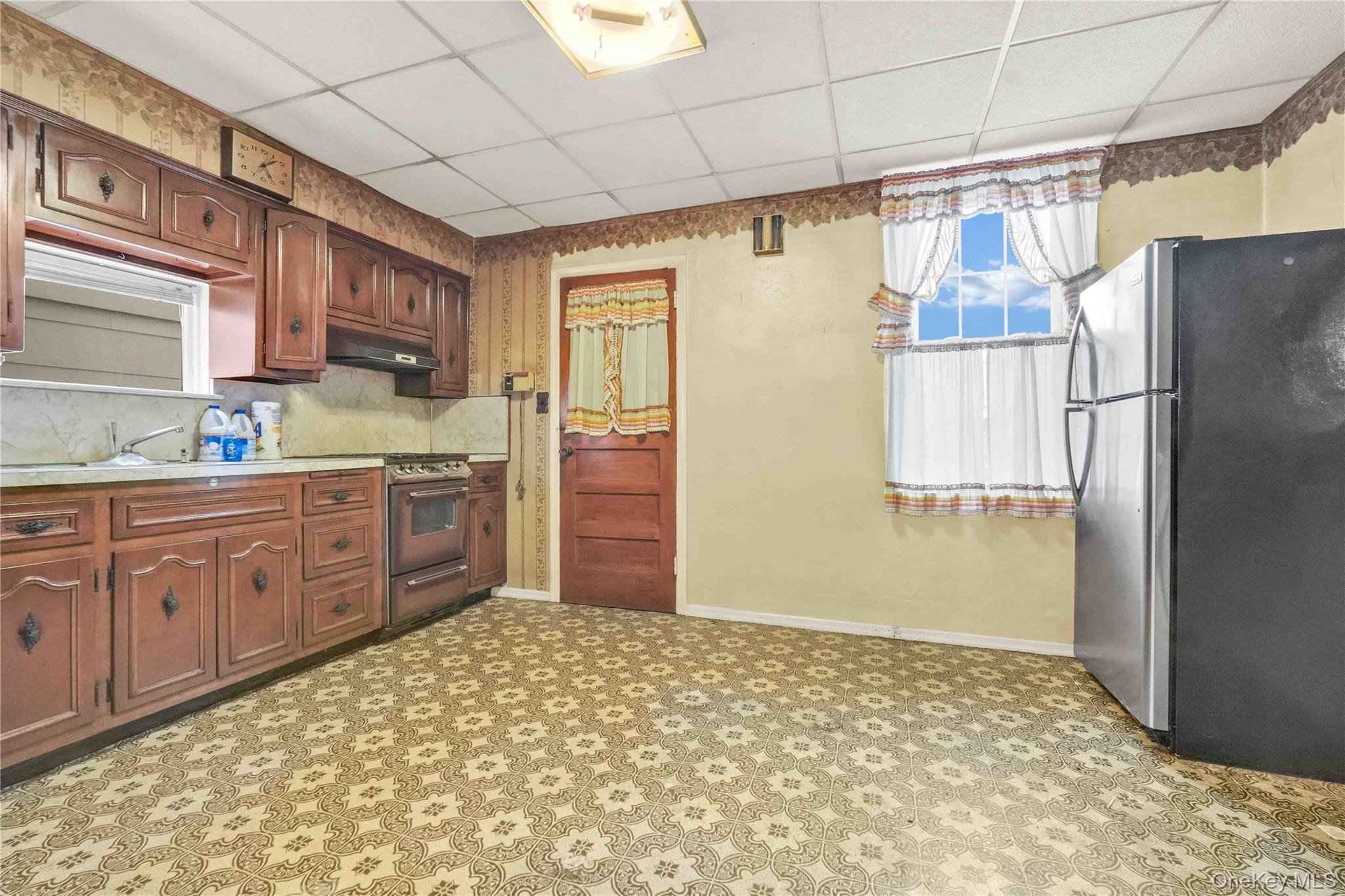 Single Family 60th Queens, NY 11378, MLS-936132-10