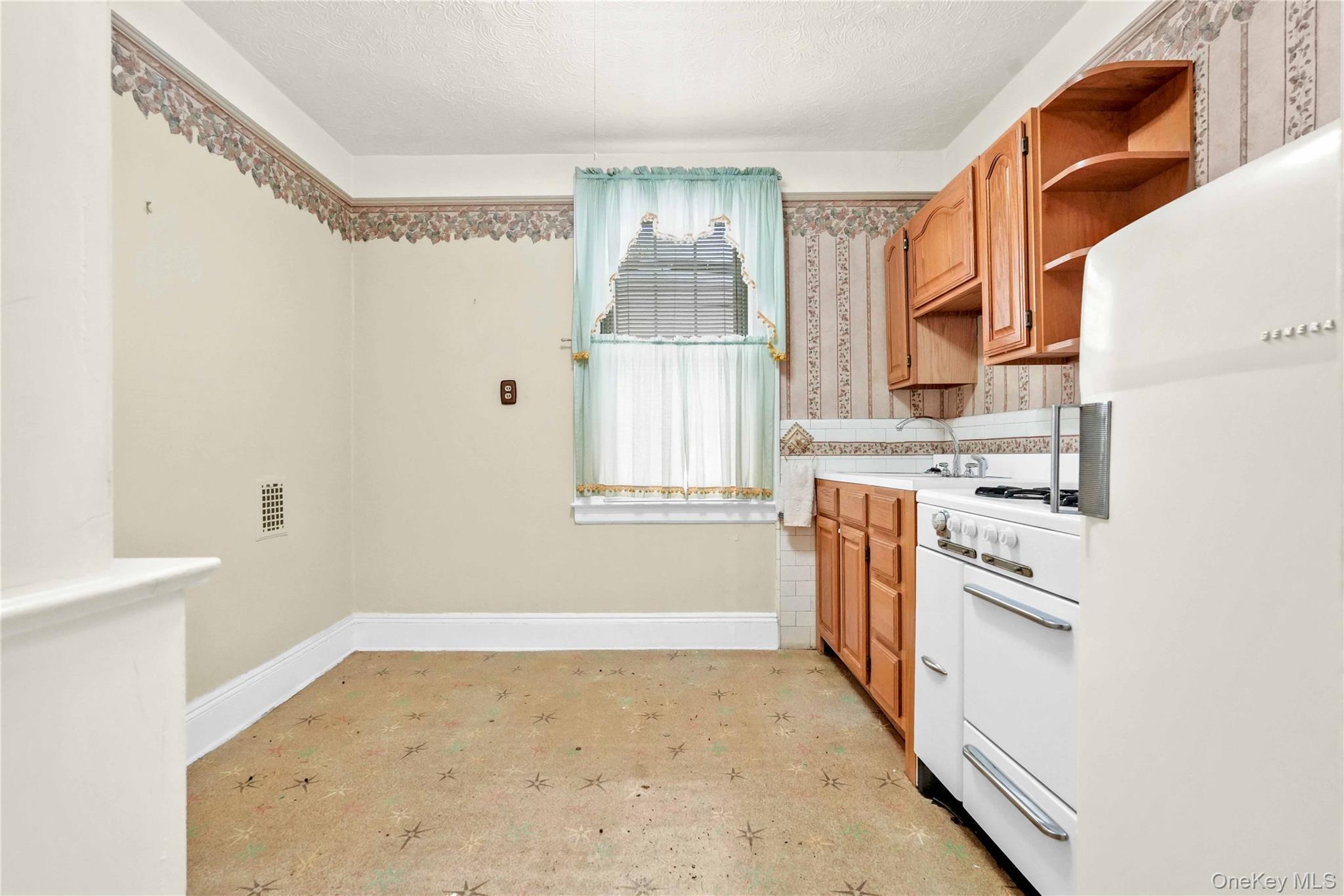 Single Family 60th Queens, NY 11378, MLS-936132-17