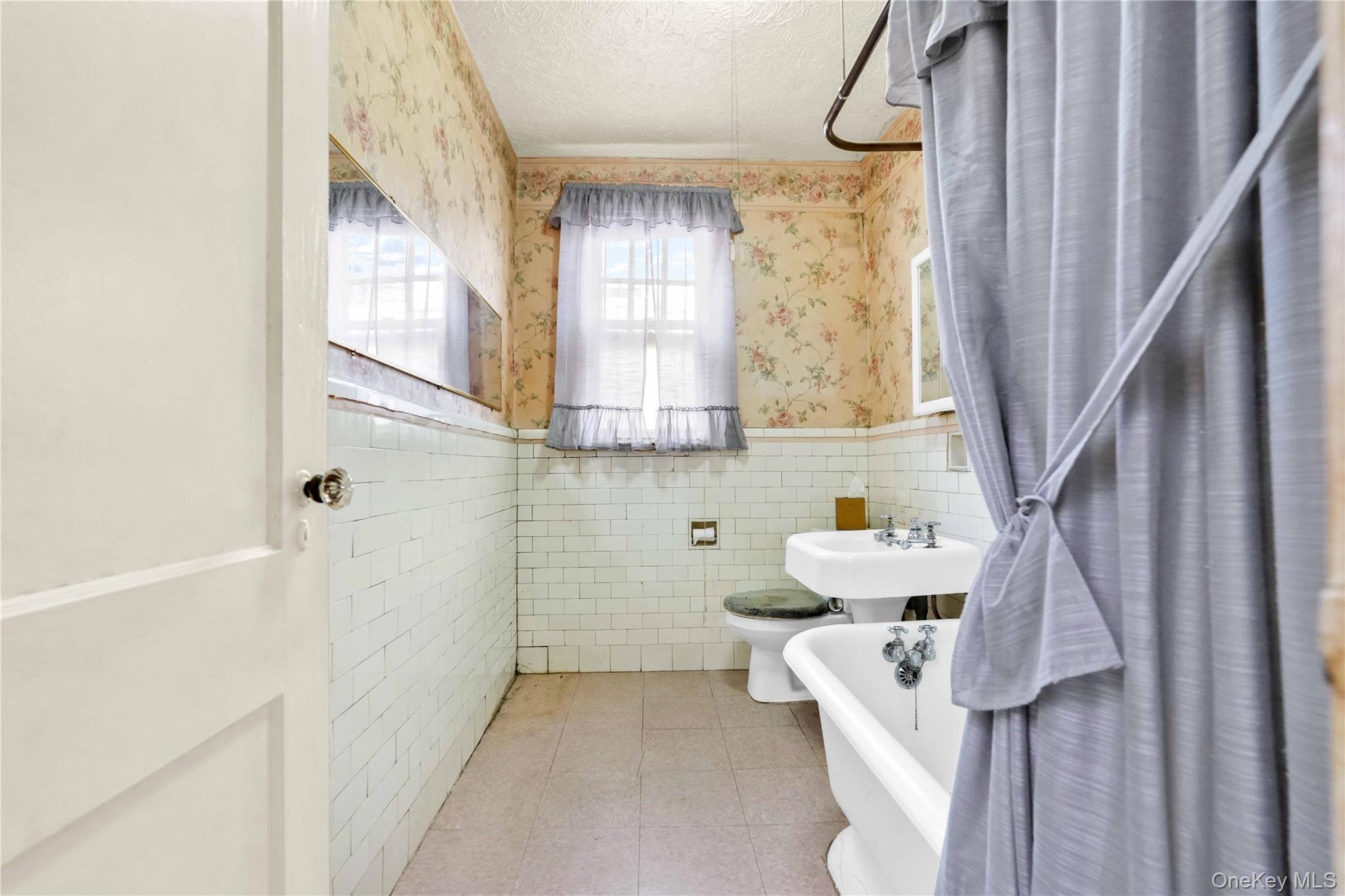 Single Family 60th Queens, NY 11378, MLS-936132-19