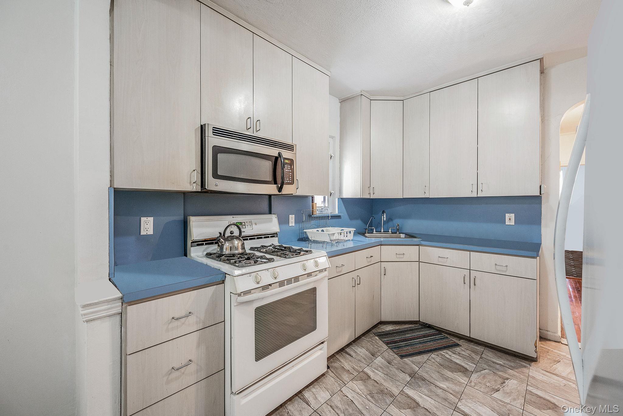 Single Family Burns Queens, NY 11374, MLS-936177-15