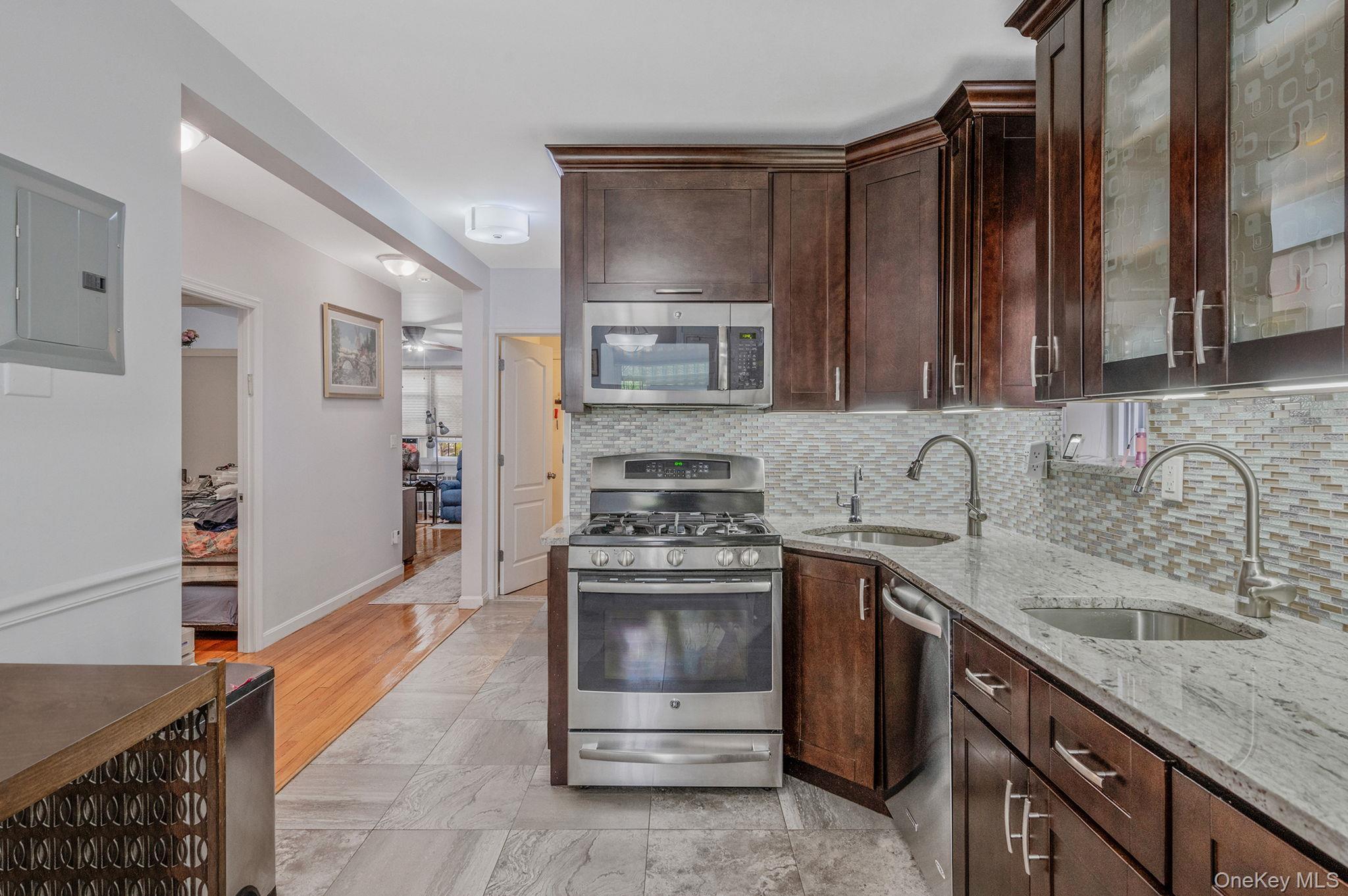 Single Family Burns Queens, NY 11374, MLS-936177-30