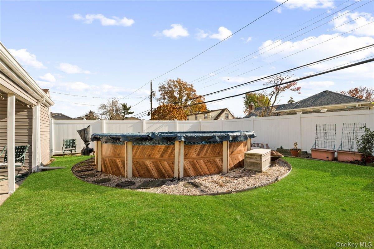 Single Family Red Maple Nassau County, NY 11793, MLS-936179-22