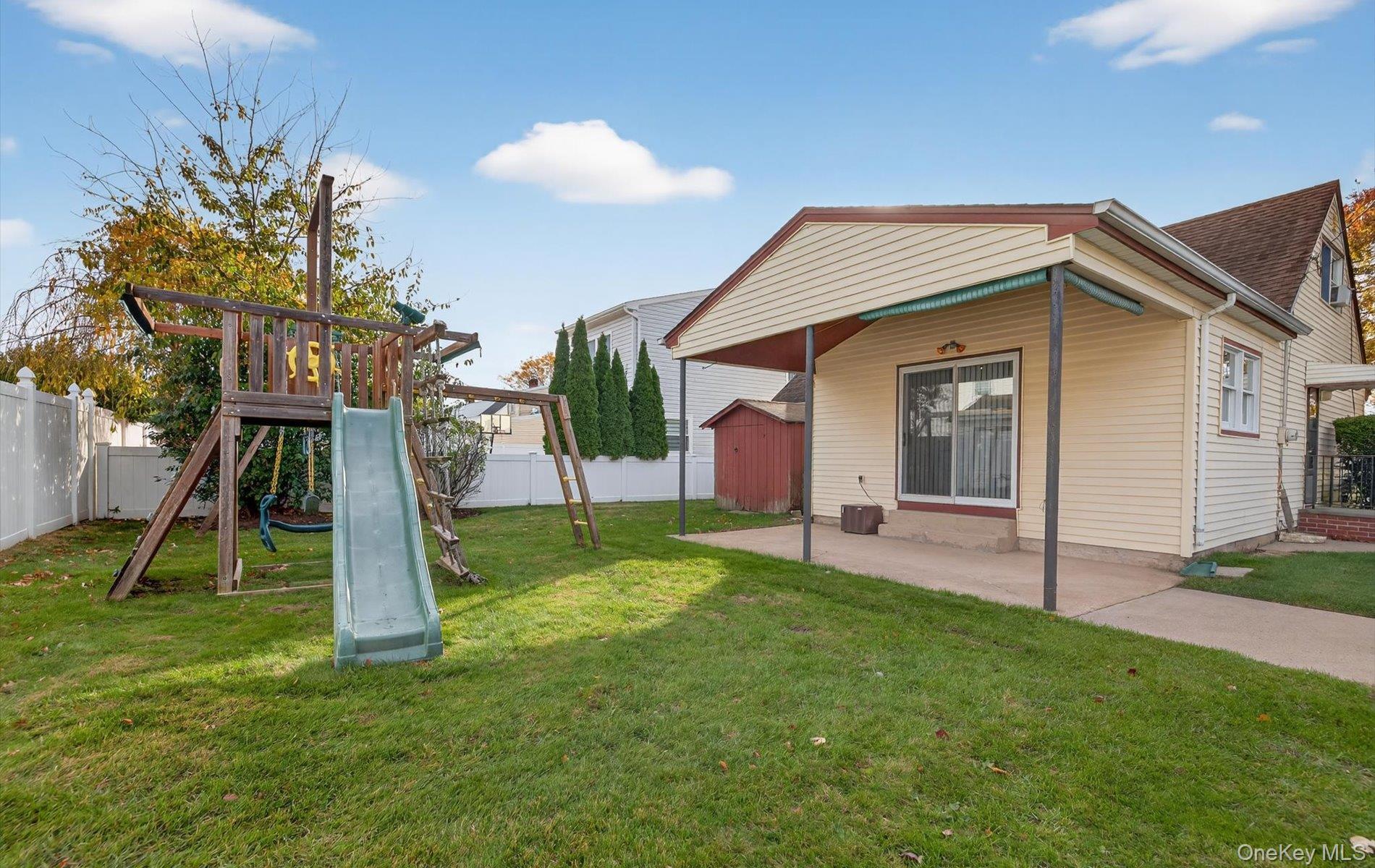 Single Family Virginia Nassau County, NY 11803, MLS-936204-17