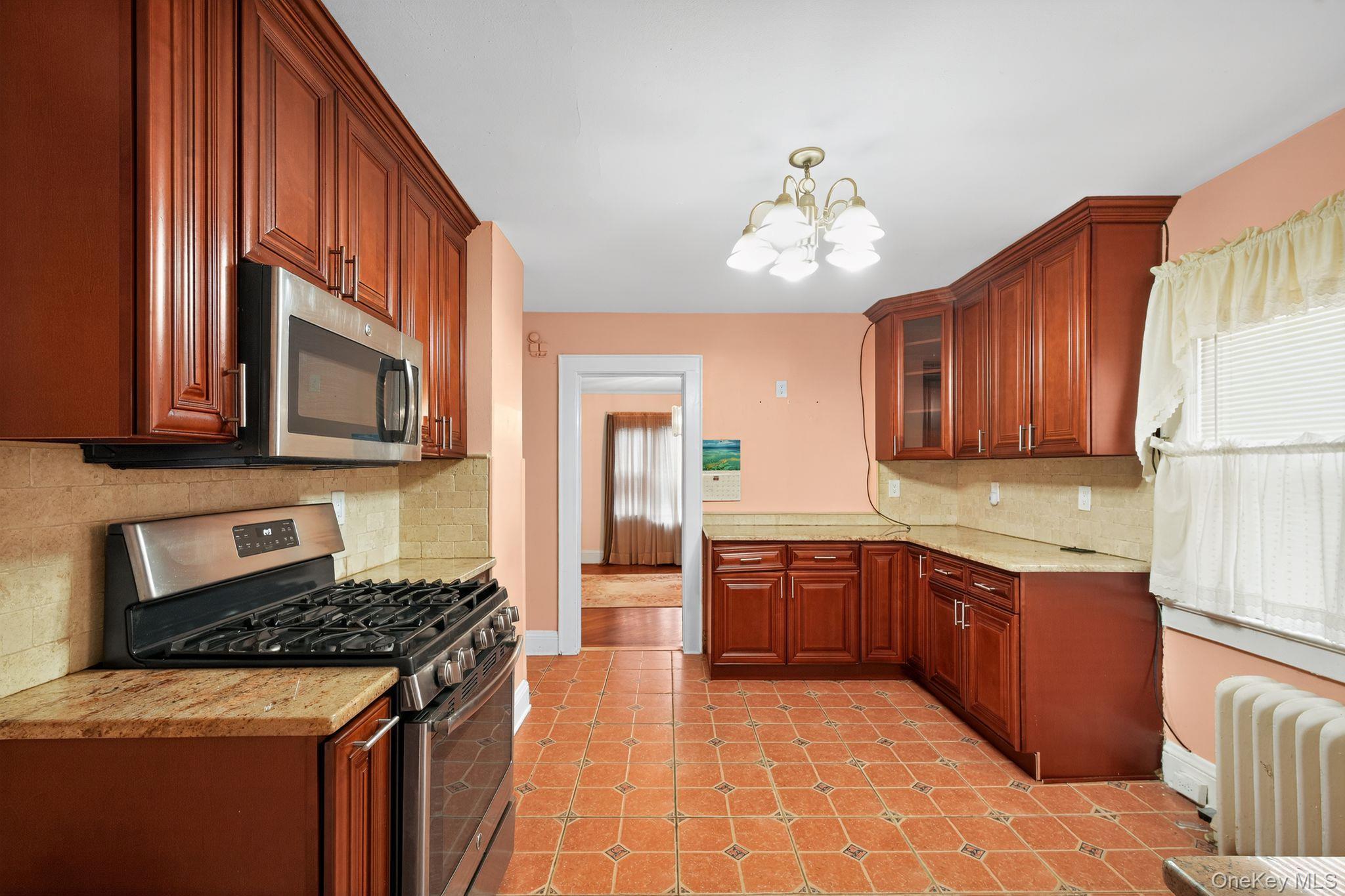 Single Family Clinton Nassau County, NY 11575, MLS-936243-13