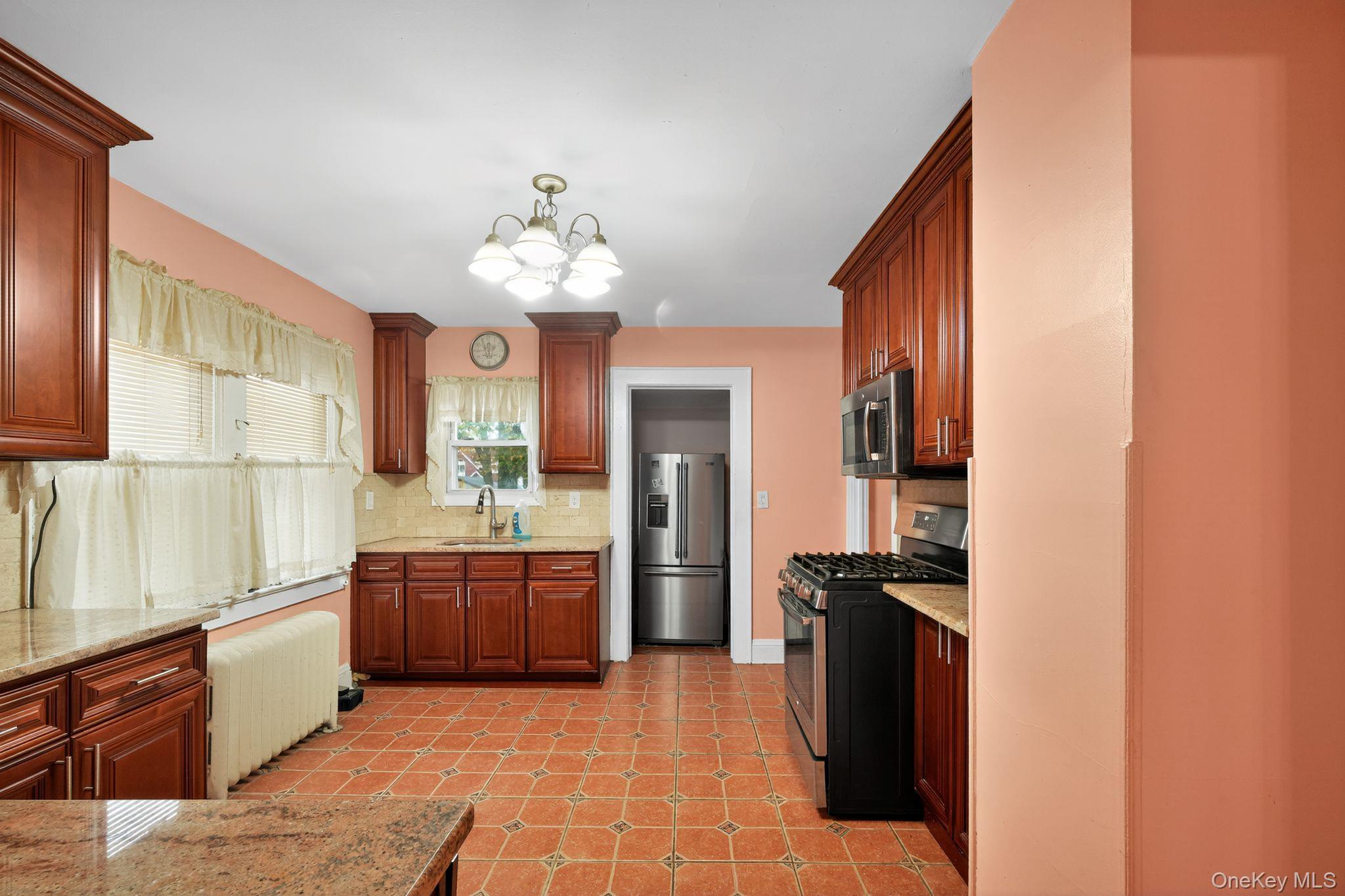 Single Family Clinton Nassau County, NY 11575, MLS-936243-14