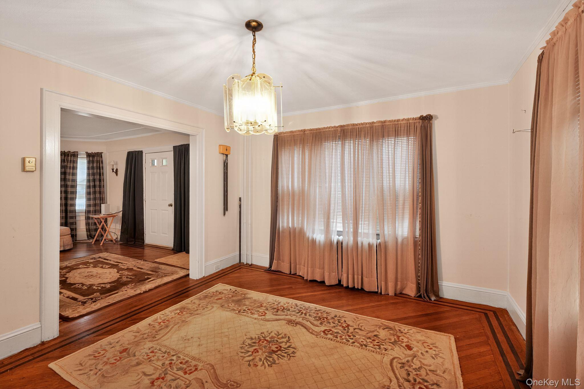 Single Family Clinton Nassau County, NY 11575, MLS-936243-23