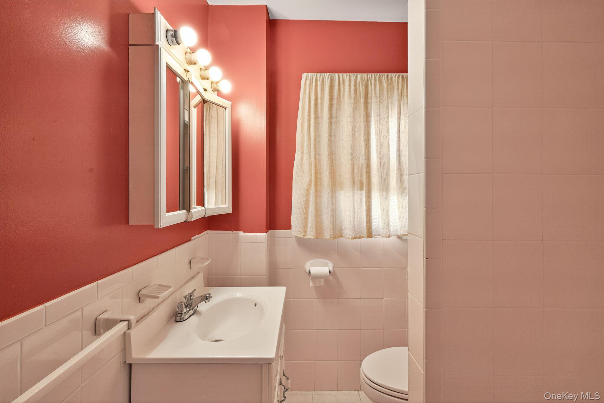 Single Family Clinton Nassau County, NY 11575, MLS-936243-28