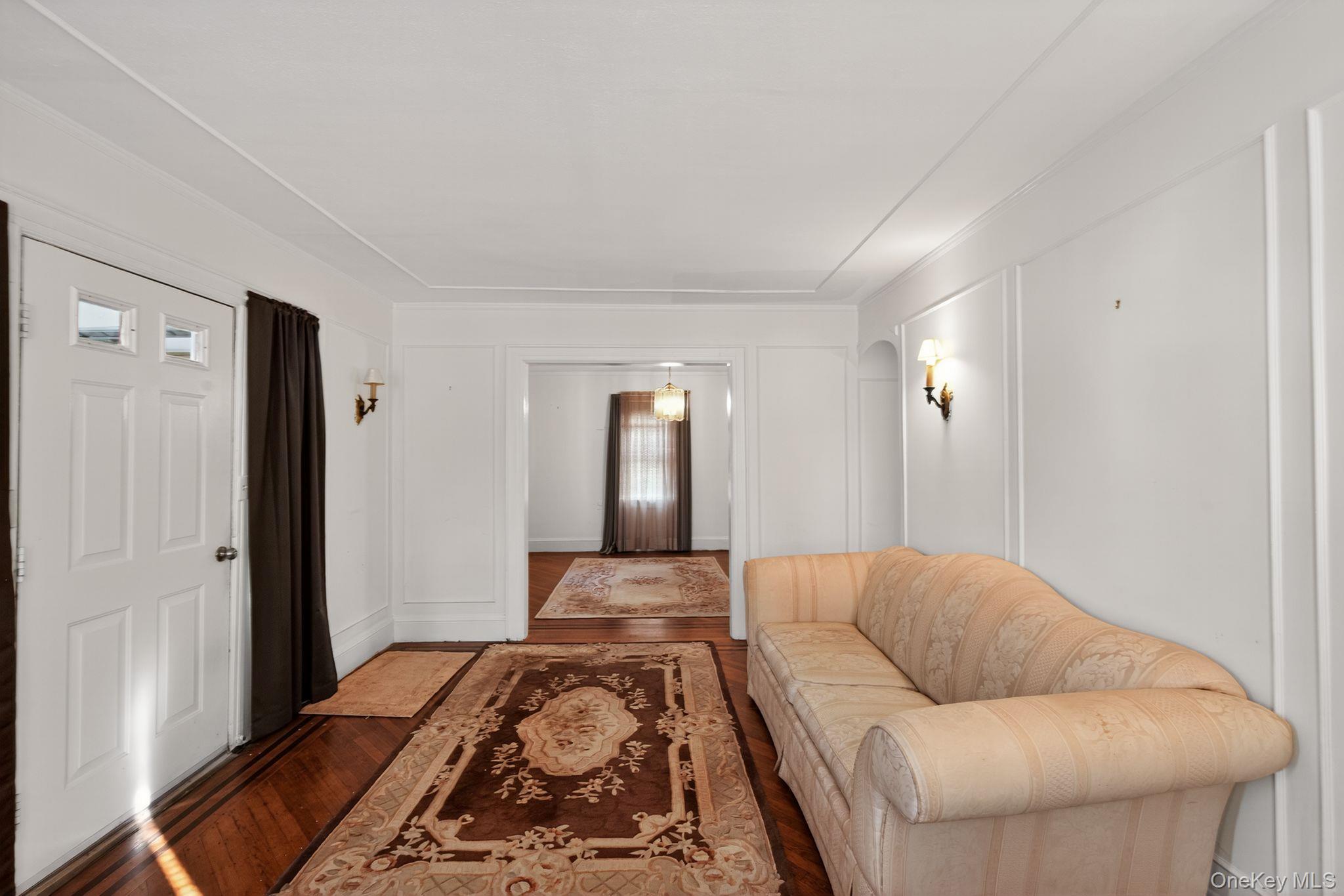 Single Family Clinton Nassau County, NY 11575, MLS-936243-9