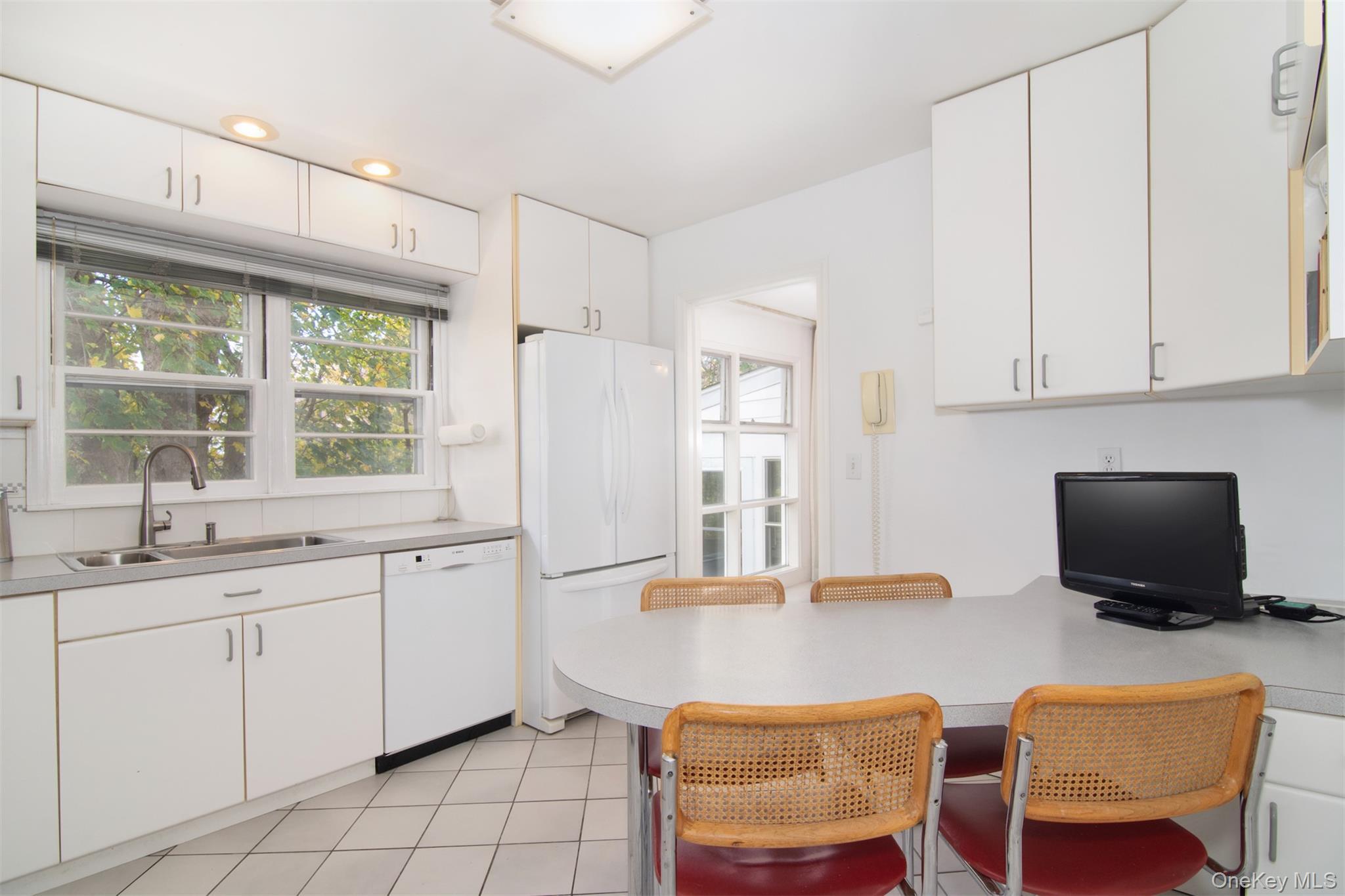 Single Family Eldredge Westchester County, NY 10522, MLS-936244-8