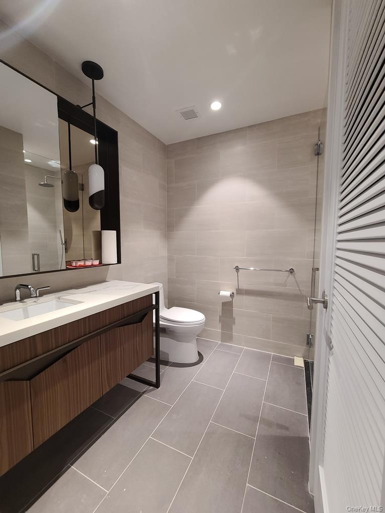 Condo 39th  Queens, NY 11354, MLS-936251-6