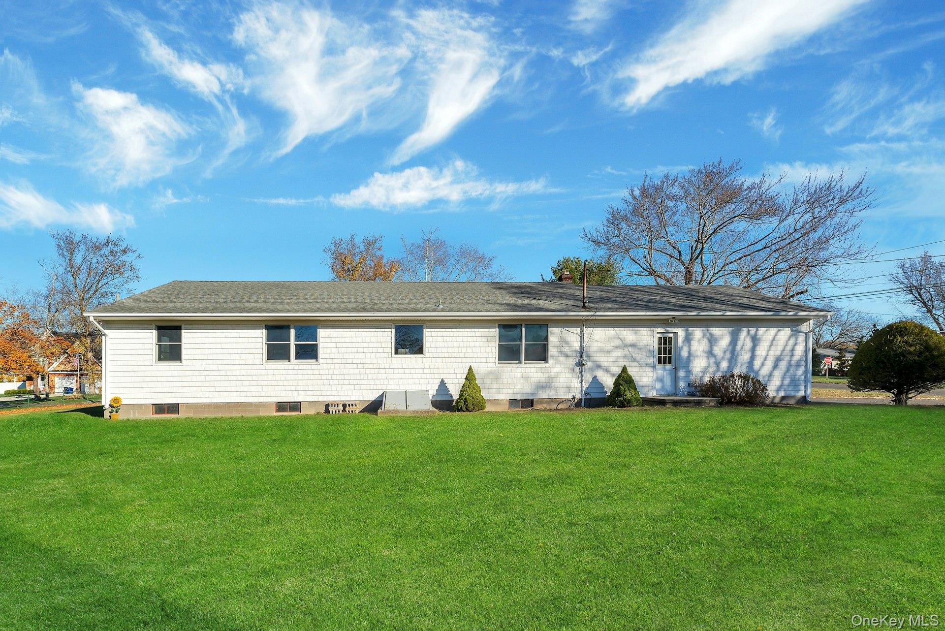 Single Family Clearview Suffolk County, NY 11971, MLS-936259-27