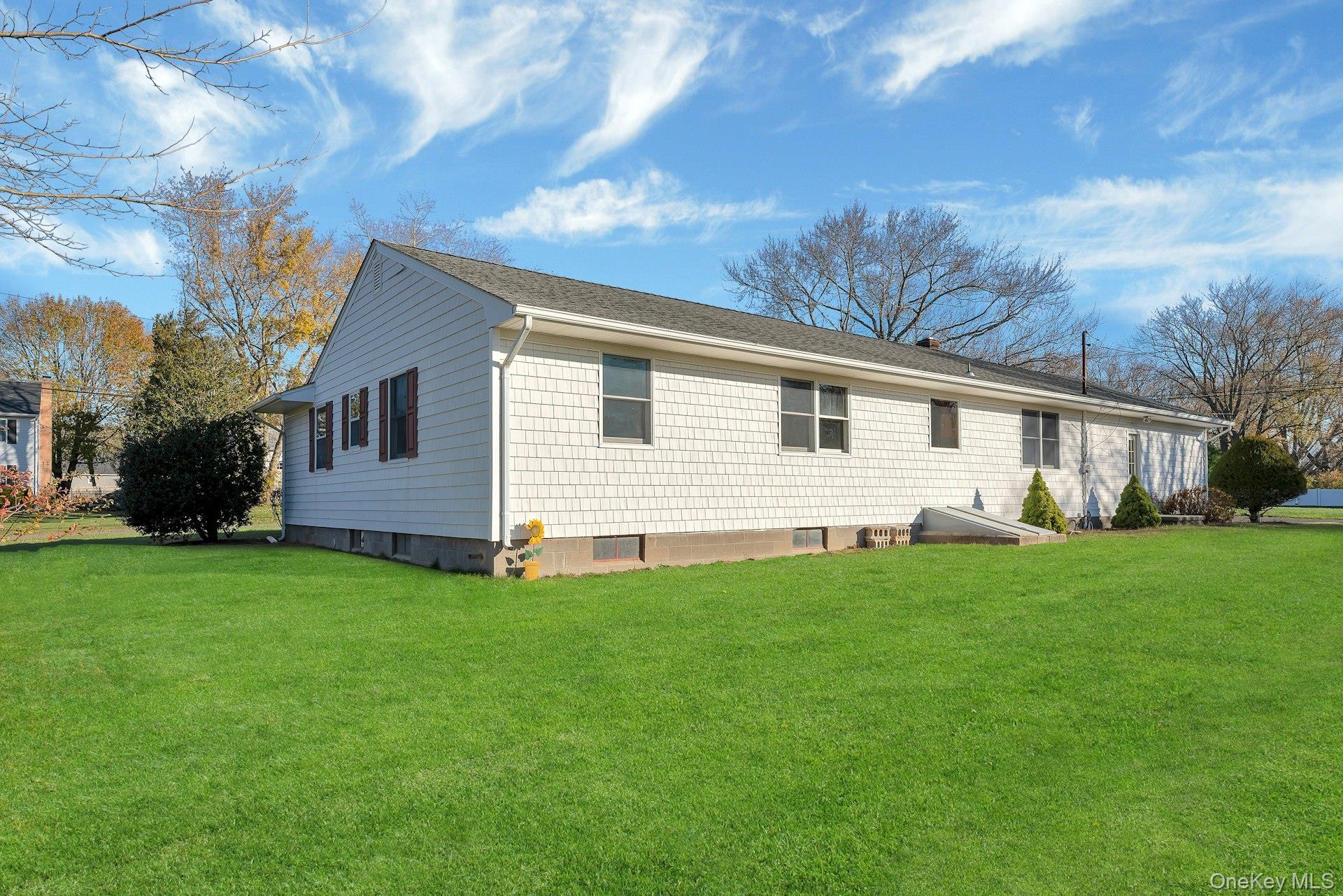 Single Family Clearview Suffolk County, NY 11971, MLS-936259-28