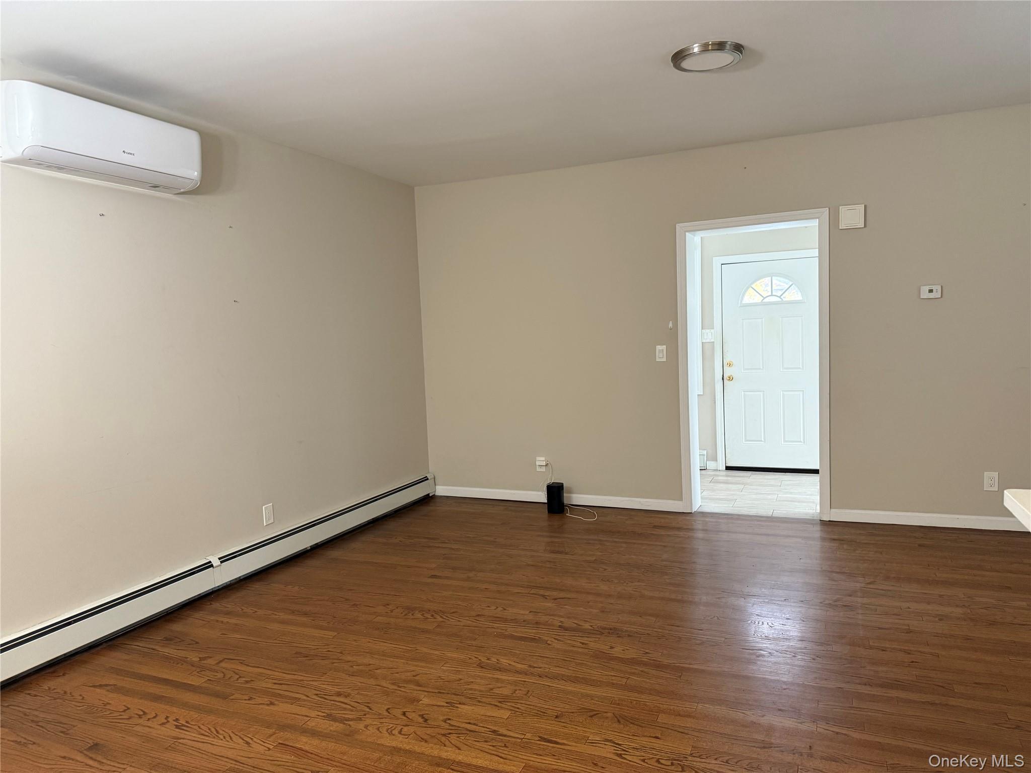 Single Family Van Cott Nassau County, NY 11550, MLS-936291-4