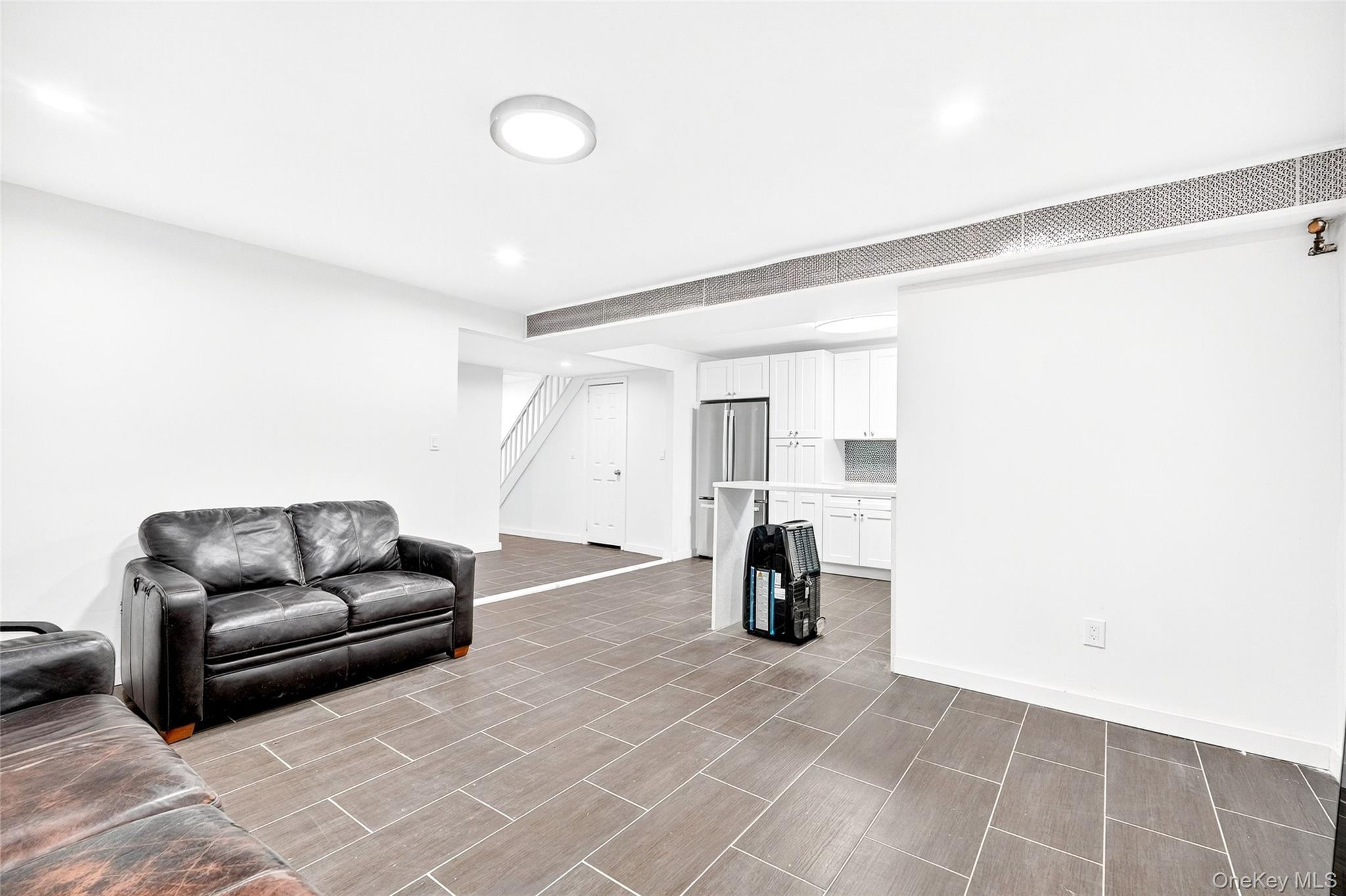 Single Family Rowland Bronx, NY 10461, MLS-936328-32