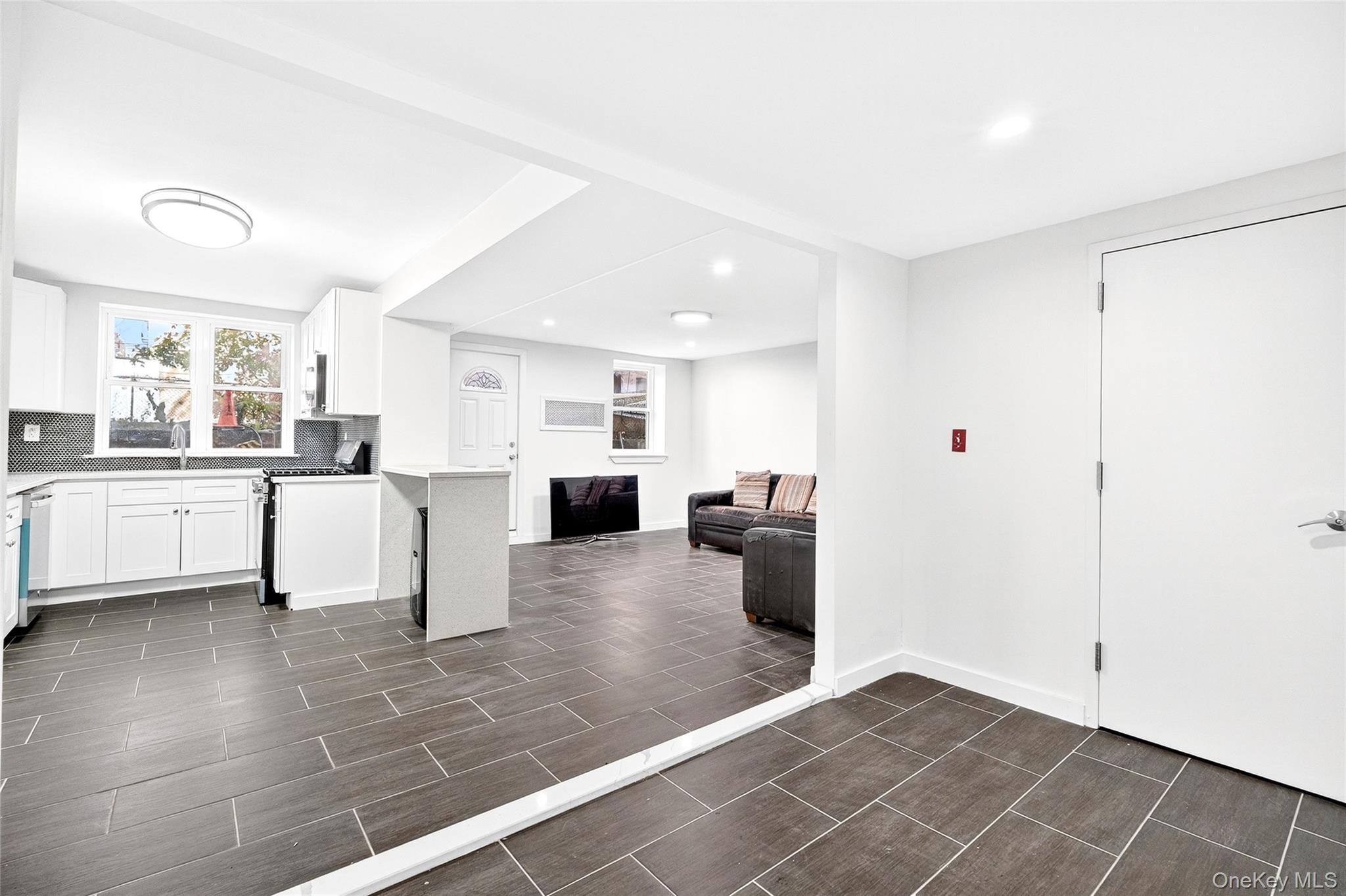 Single Family Rowland Bronx, NY 10461, MLS-936328-7