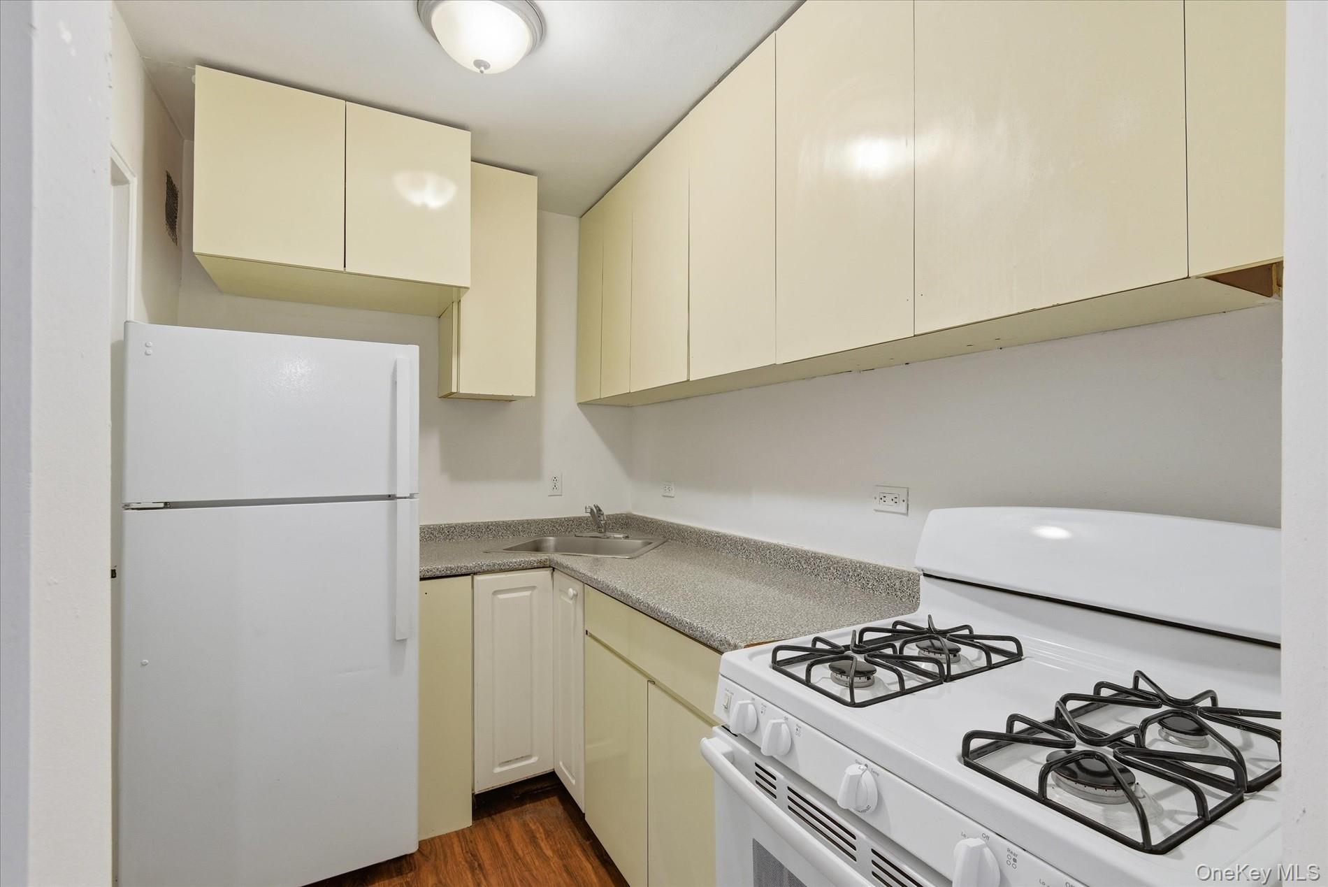 Coop Broadway  Queens, NY 11377, MLS-936332-7