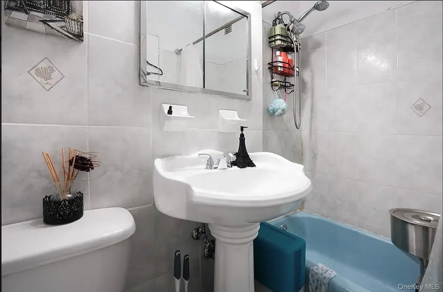 Apartment Flatbush  Brooklyn, NY 11210, MLS-936357-8