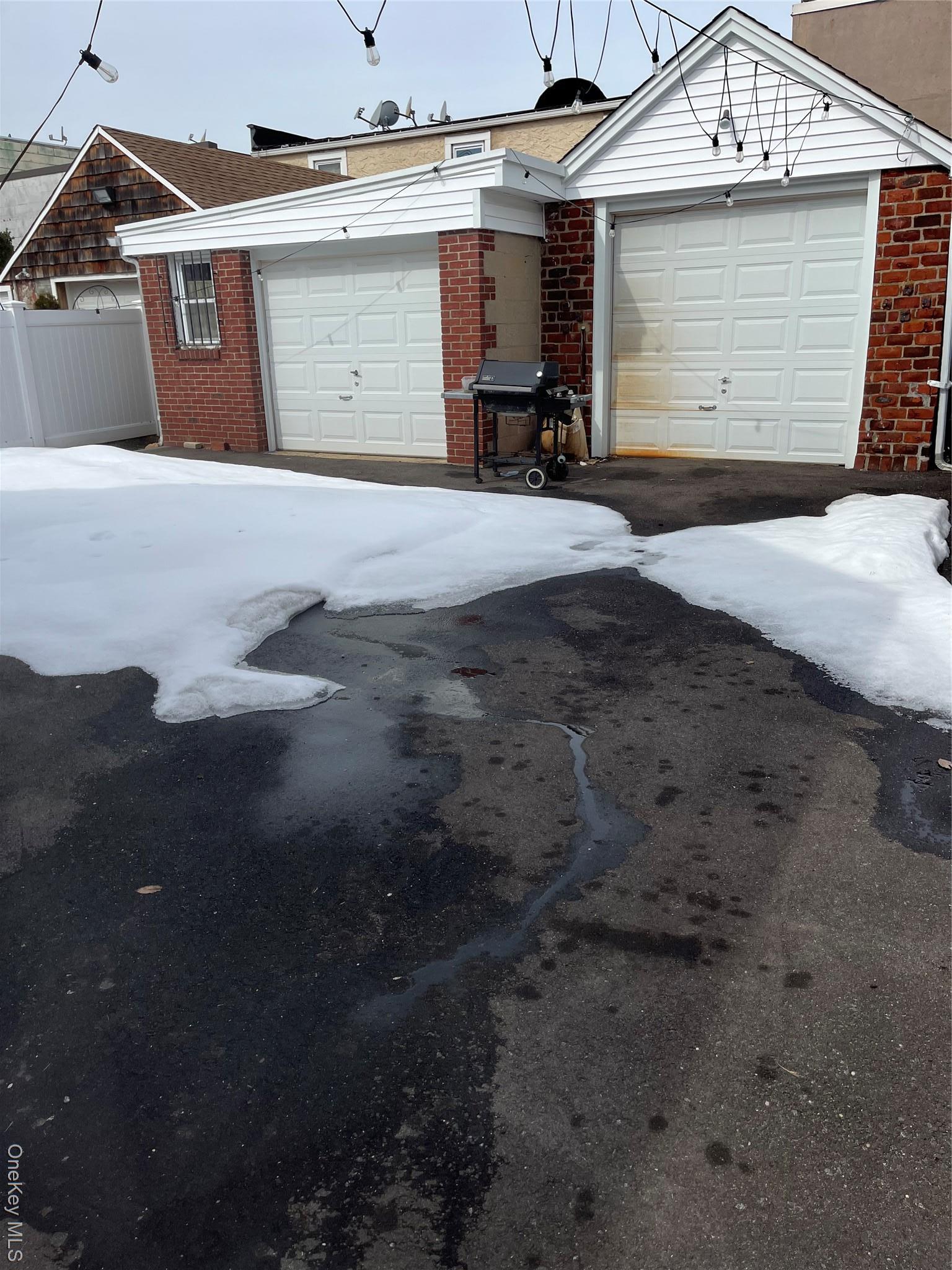 Single Family Beechwood  Nassau County, NY 11050, MLS-936374-11