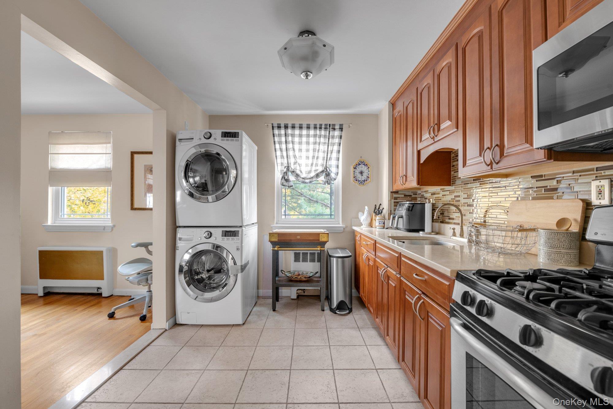 Single Family Vance Bronx, NY 10469, MLS-936402-17