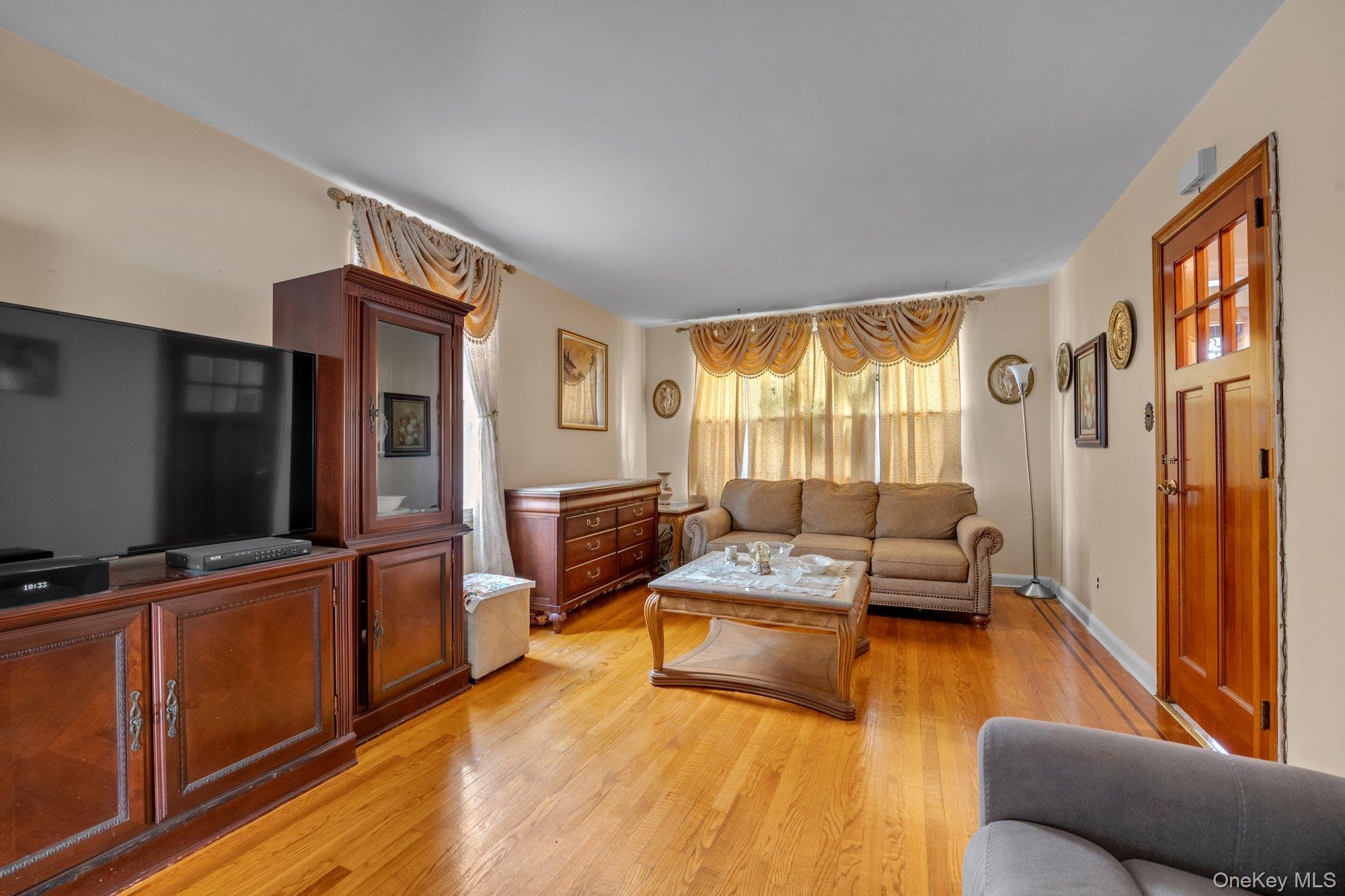 Single Family Vance Bronx, NY 10469, MLS-936402-18