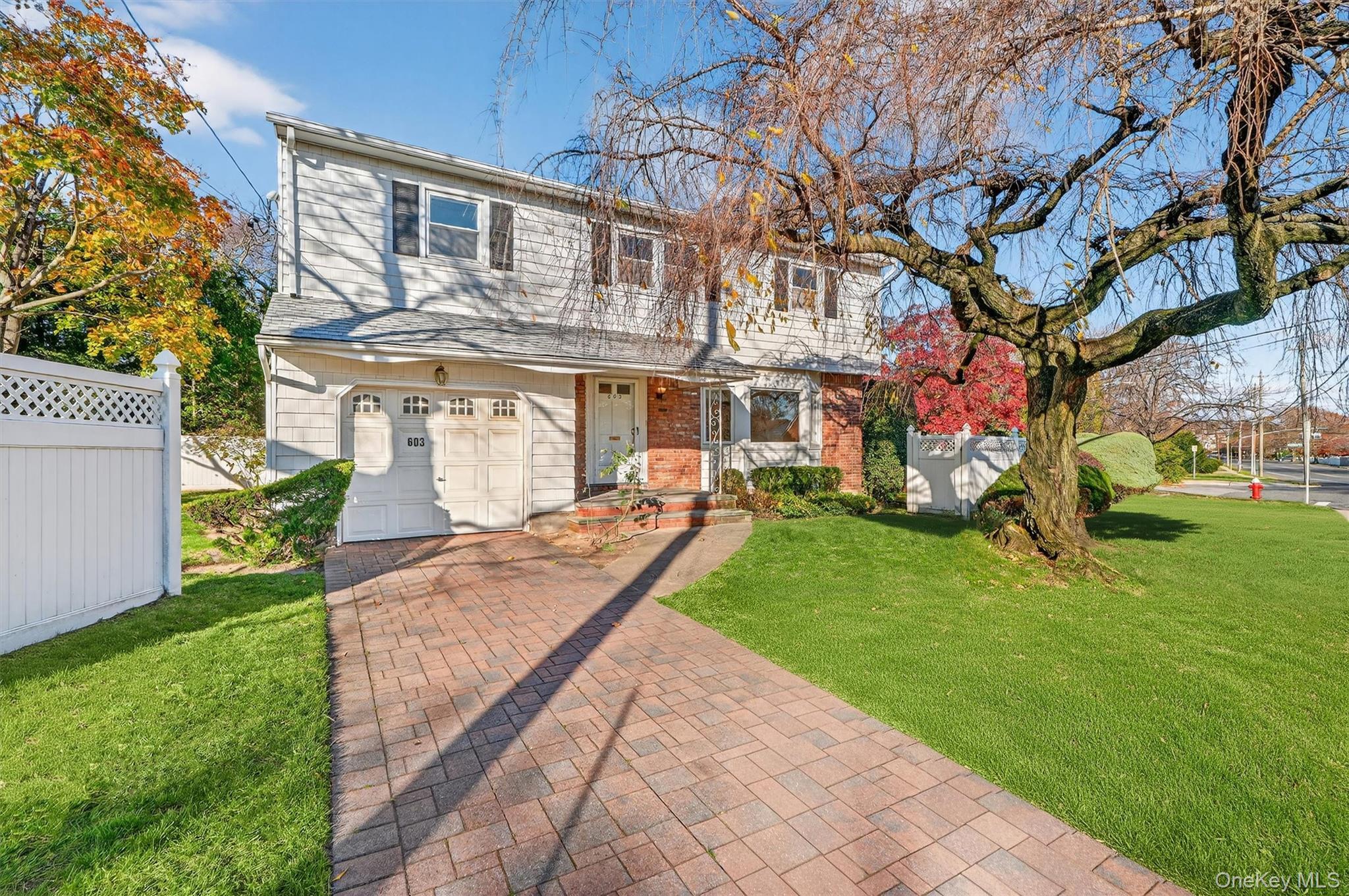 Single Family Foxhurst Nassau County, NY 11510, MLS-936408-5