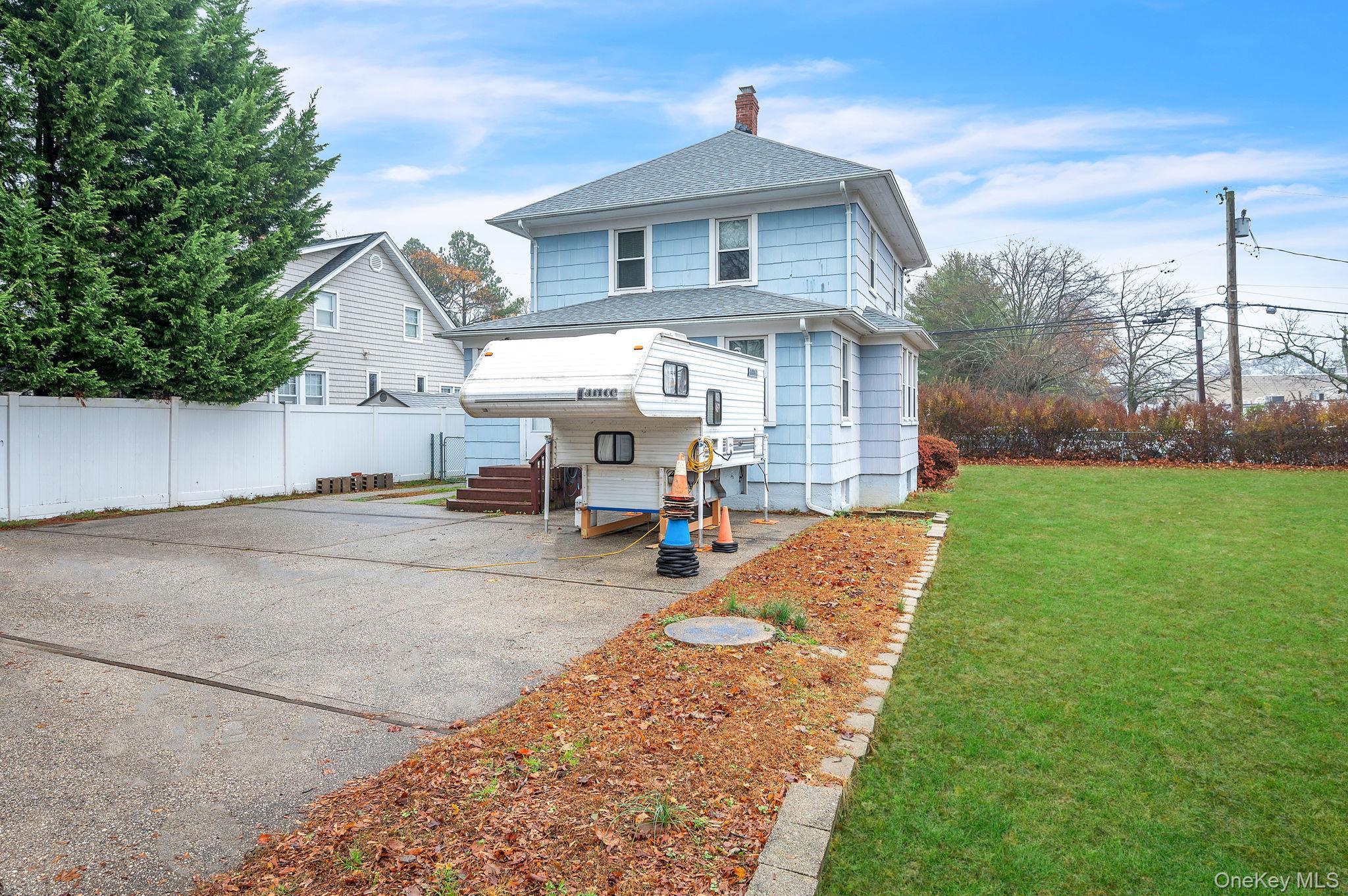 Single Family 3rd  Suffolk County, NY 11730, MLS-936436-41