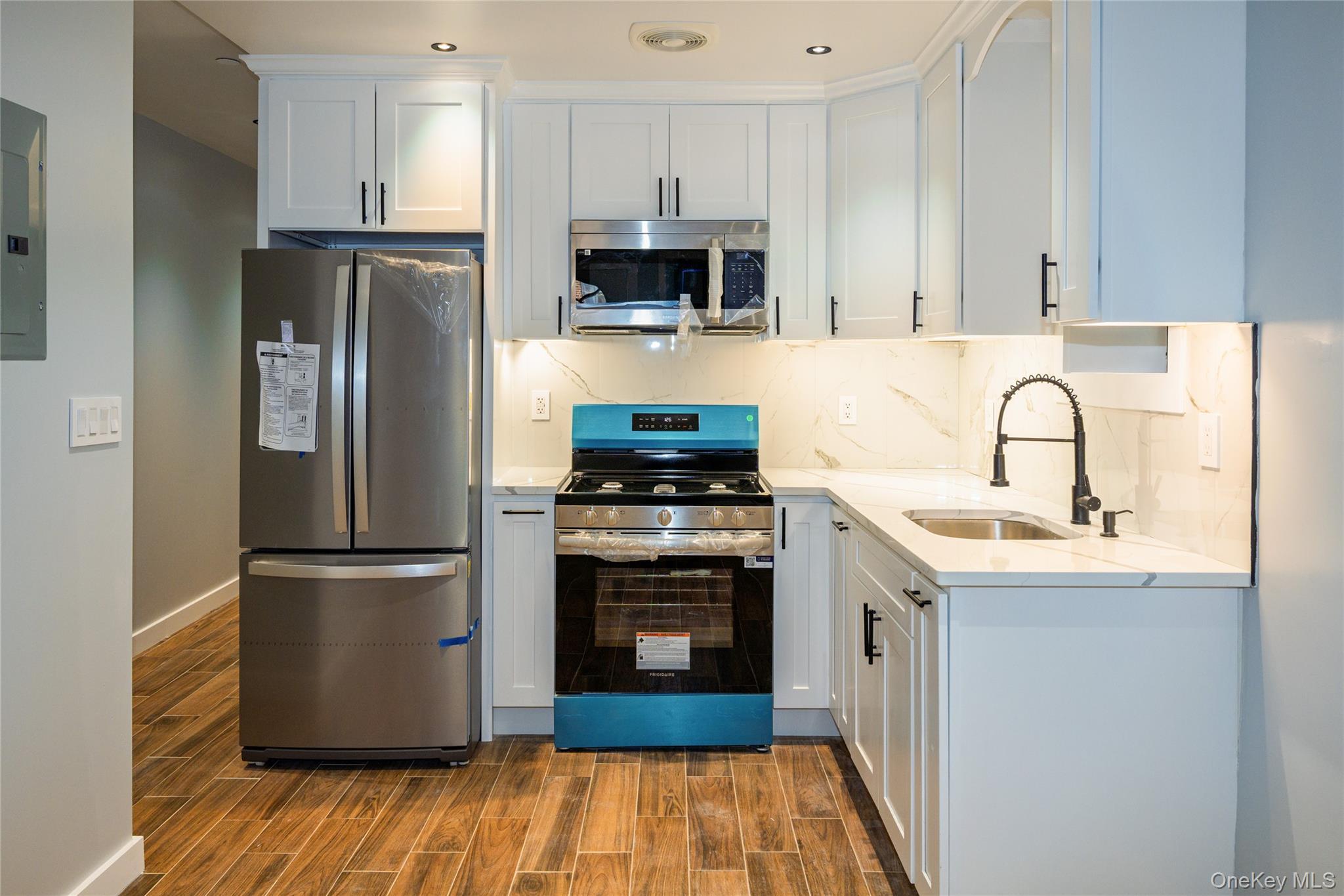 Single Family 109 Queens, NY 11368, MLS-936437-8