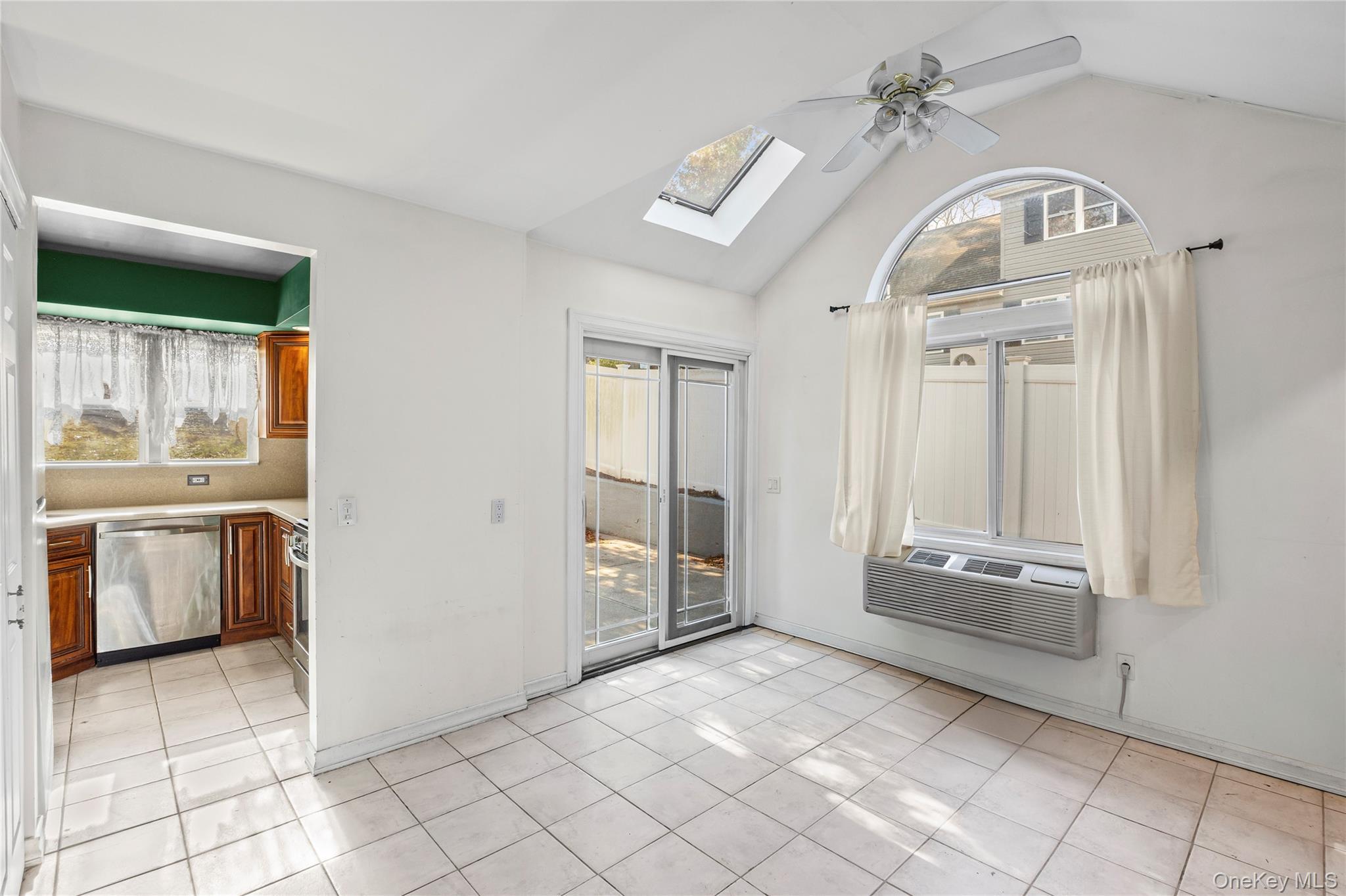 Single Family Queen  Suffolk County, NY 11789, MLS-936444-14