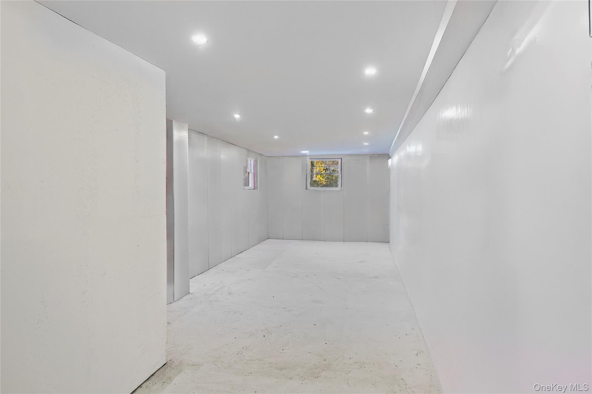 Single Family Queen  Suffolk County, NY 11789, MLS-936444-30