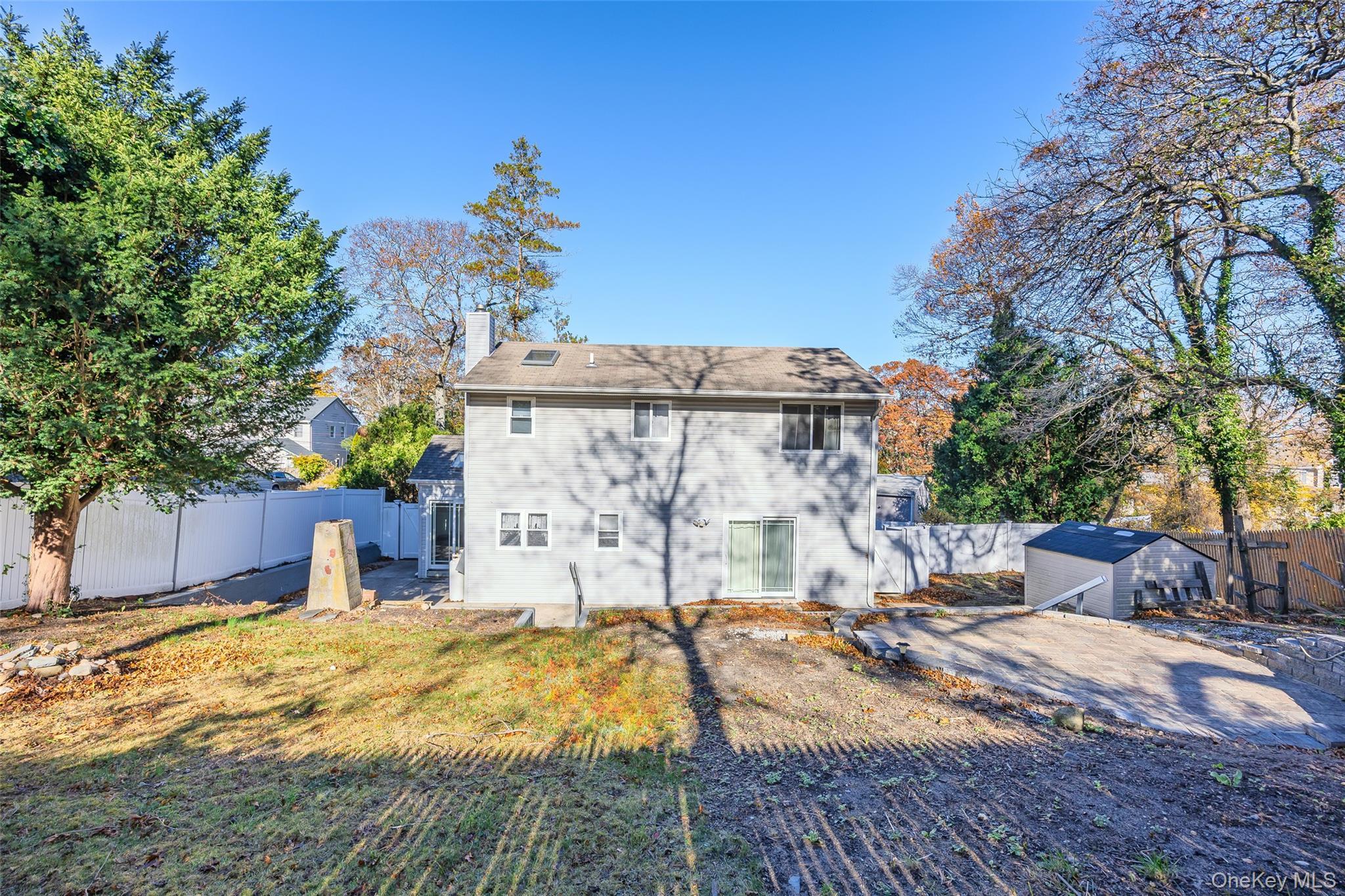 Single Family Queen  Suffolk County, NY 11789, MLS-936444-33