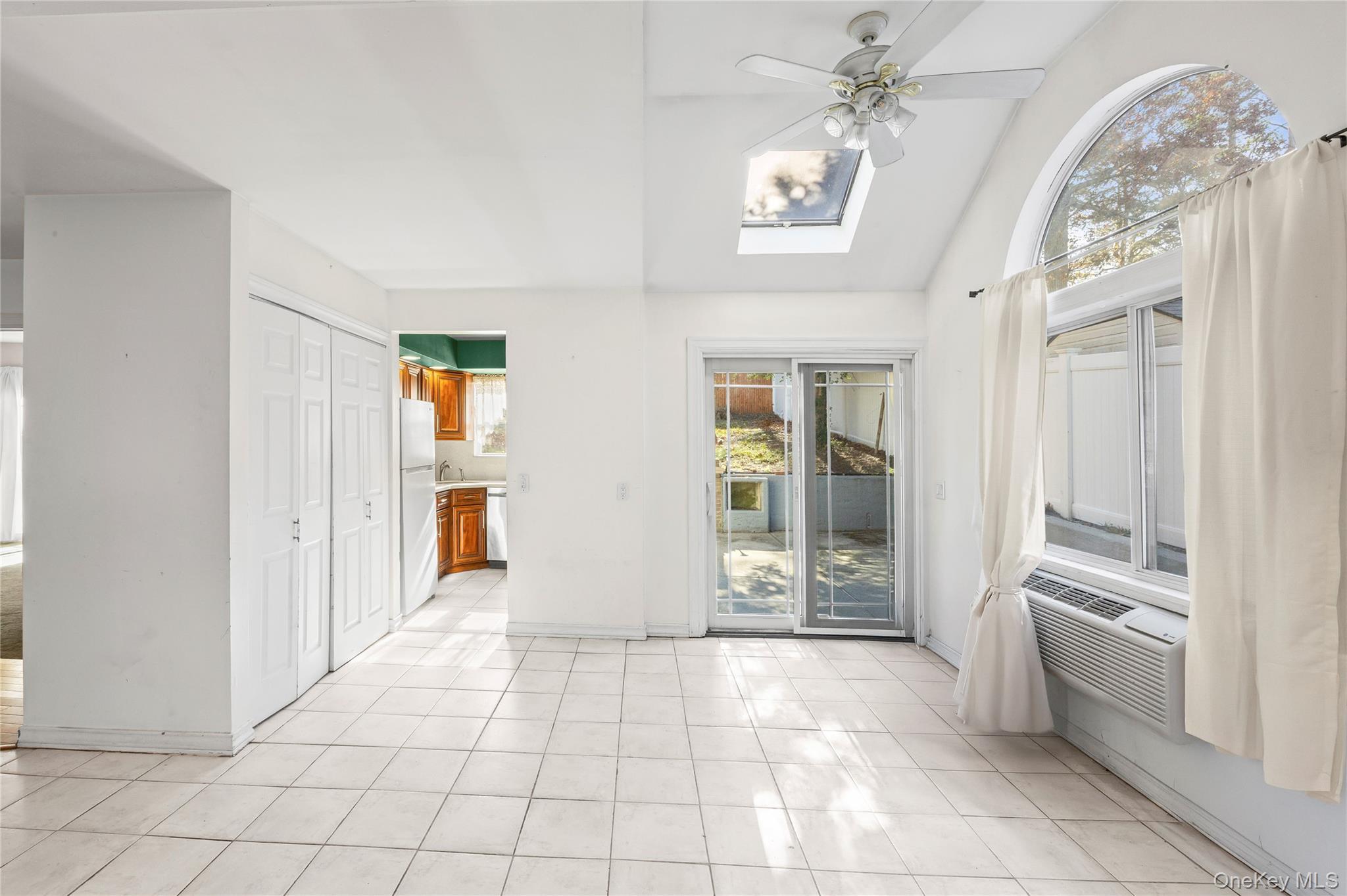 Single Family Queen  Suffolk County, NY 11789, MLS-936444-8