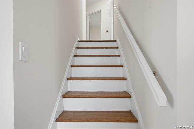 Single Family Americus Suffolk County, NY 11772, MLS-936448-8