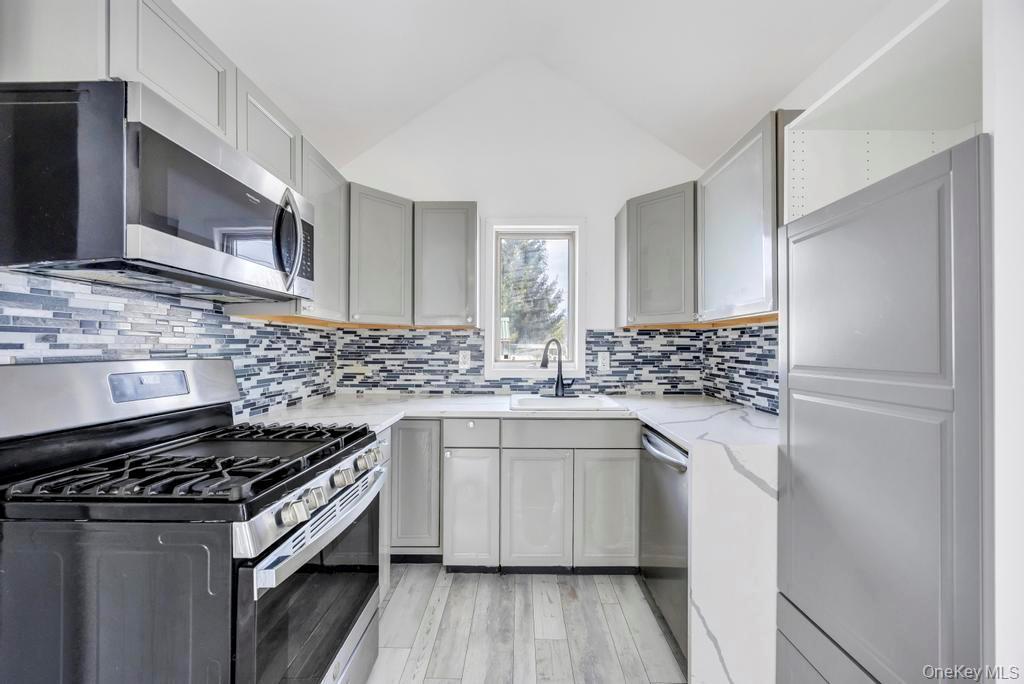 Single Family Catskill  Suffolk County, NY 11757, MLS-936456-21