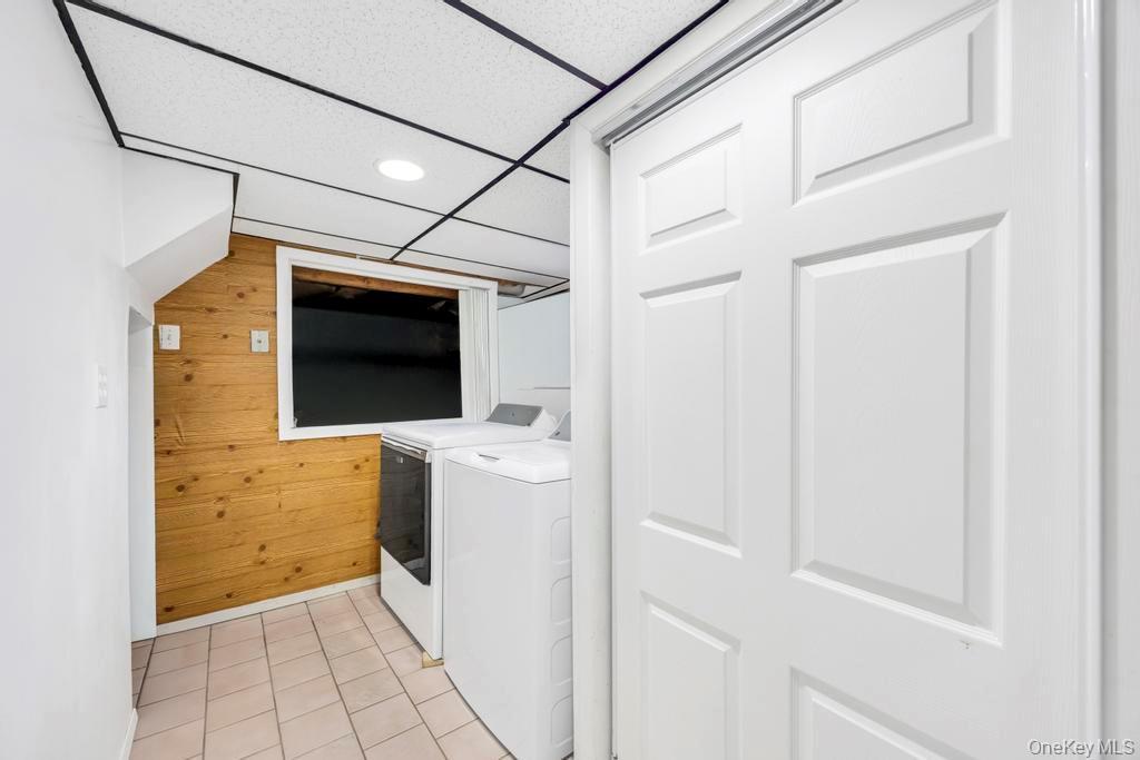 Single Family Catskill  Suffolk County, NY 11757, MLS-936456-32