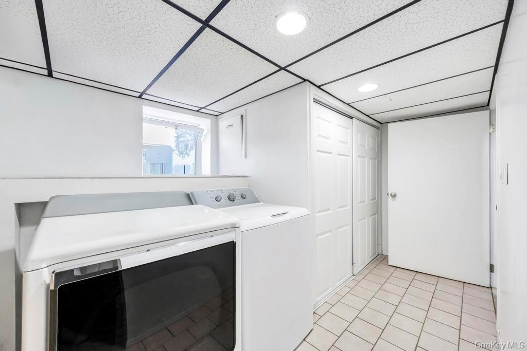 Single Family Catskill  Suffolk County, NY 11757, MLS-936456-33