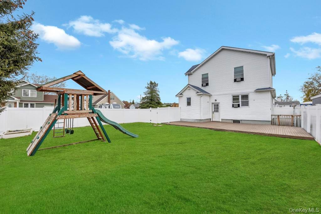 Single Family Catskill  Suffolk County, NY 11757, MLS-936456-7