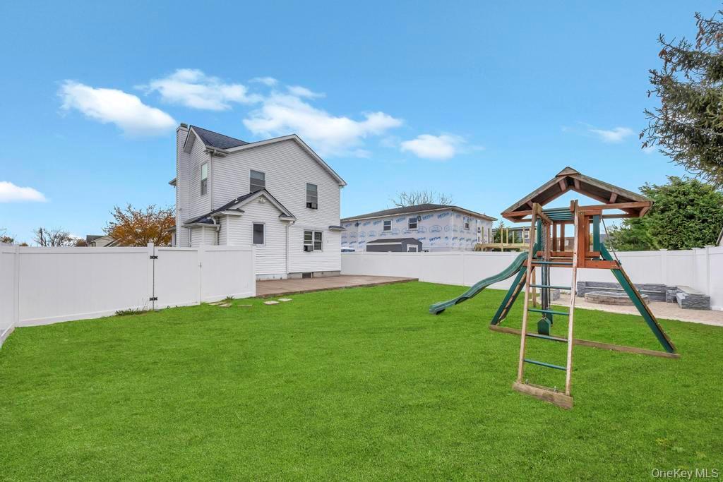 Single Family Catskill  Suffolk County, NY 11757, MLS-936456-8