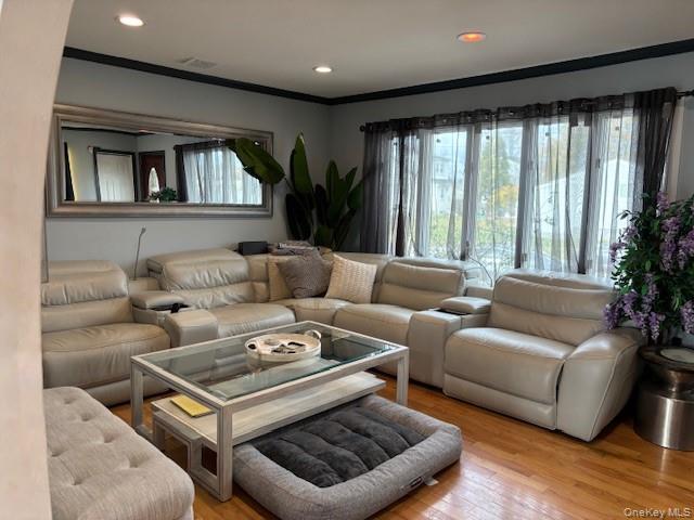 Single Family 1st Suffolk County, NY 11757, MLS-936491-2