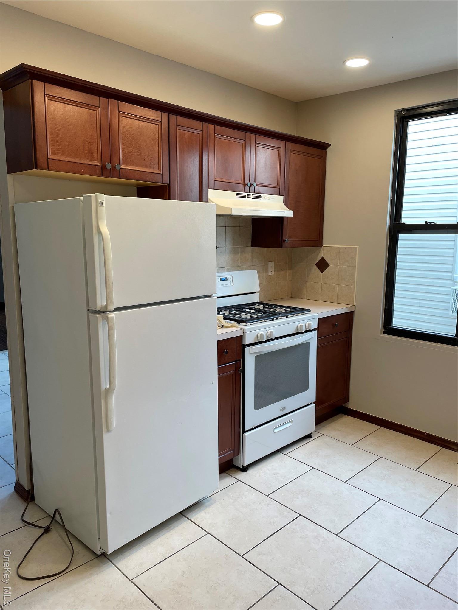 Single Family 79th  Queens, NY 11385, MLS-936492-21