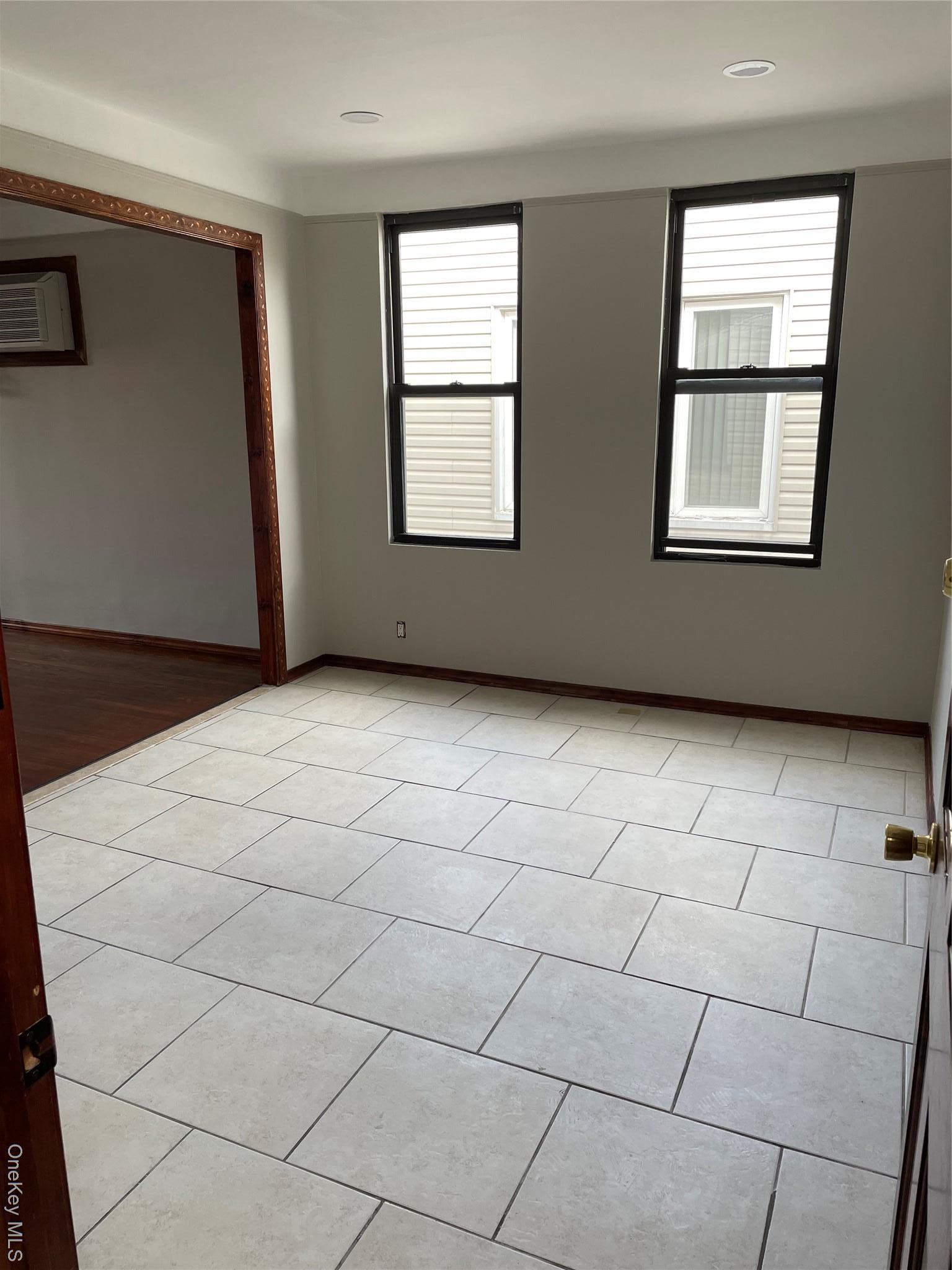 Single Family 79th  Queens, NY 11385, MLS-936492-22