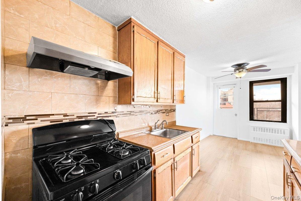 Coop Newbold  Bronx, NY 10472, MLS-936513-5