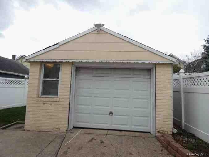 Single Family 226th Nassau County, NY 11001, MLS-936518-4