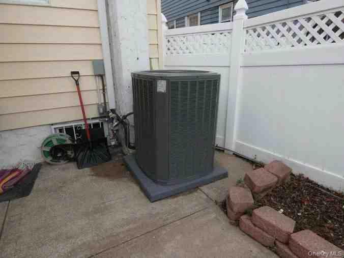 Single Family 226th Nassau County, NY 11001, MLS-936518-6