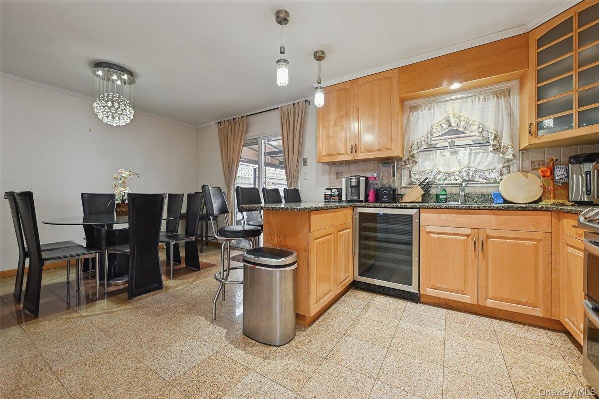 Condo Douglaston  Queens, NY 11362, MLS-936577-11